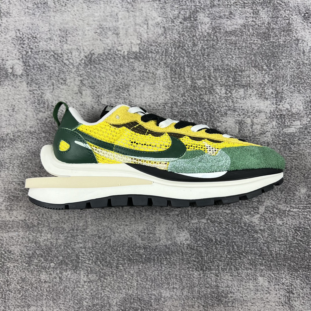 Sacai x NK VaporWaffle 3.0