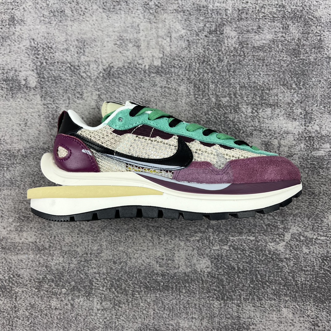 Sacai x NK VaporWaffle 3.0