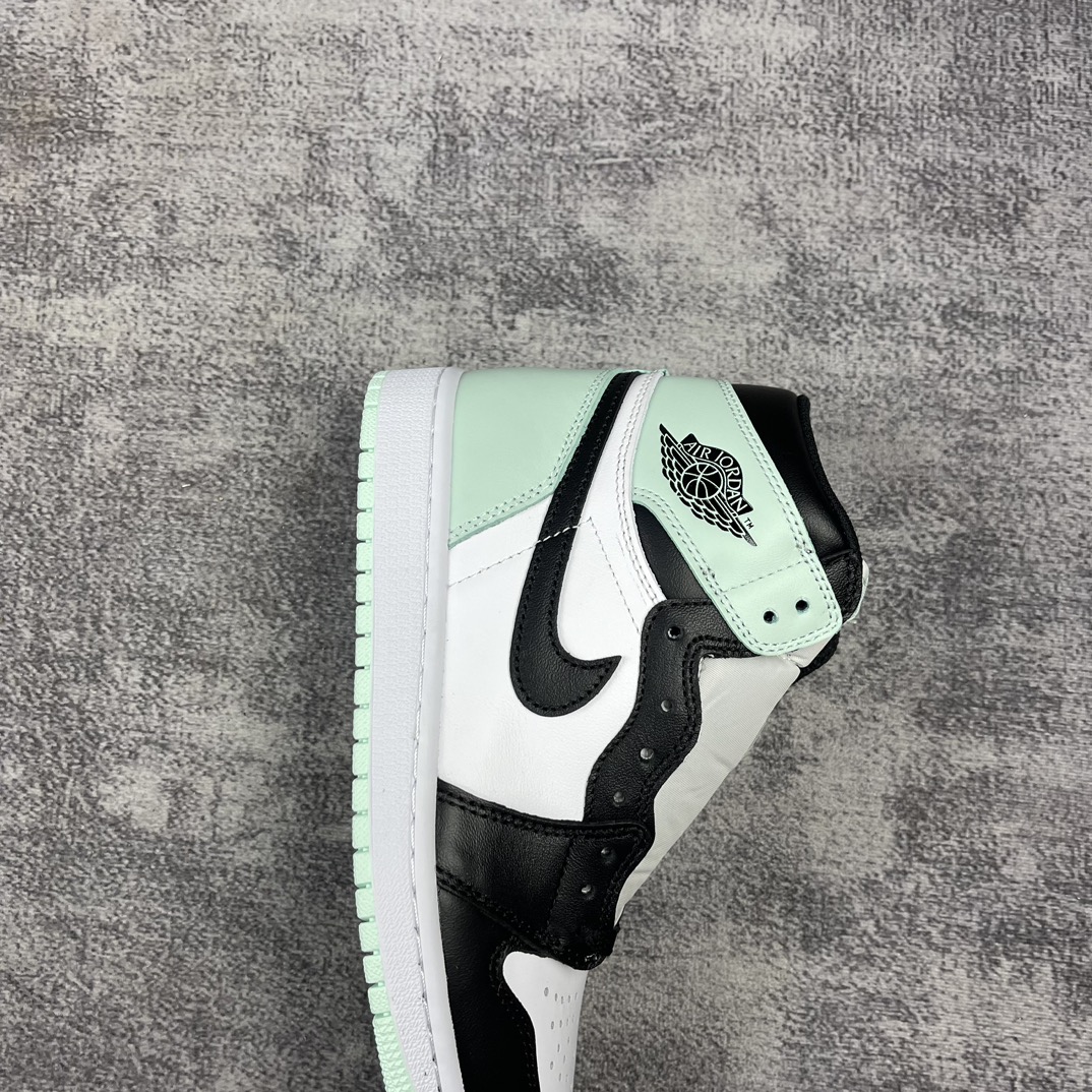 Air Jordan AJ1 Retro High Air Jordan AJ1 Retro High