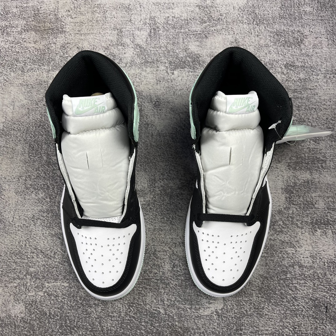 Air Jordan AJ1 Retro High Air Jordan AJ1 Retro High