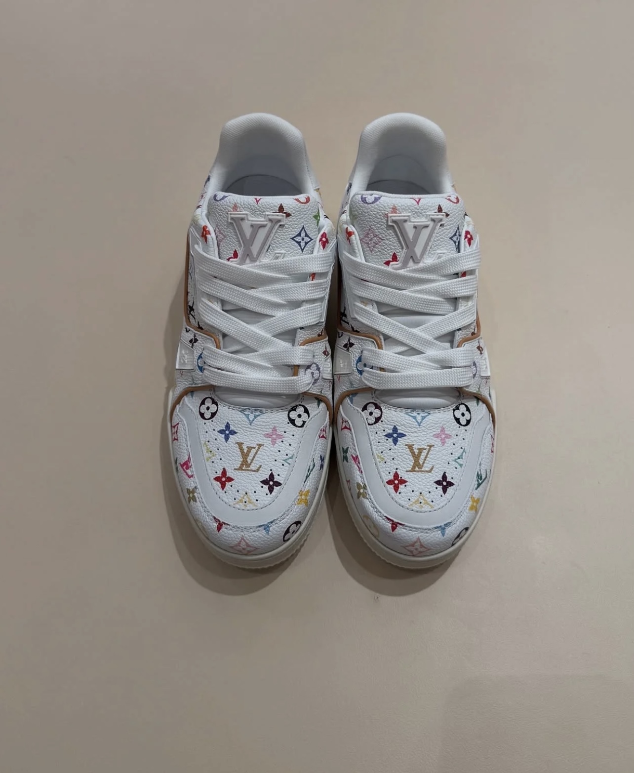 NO:238090,Trainer series couple sports shoes ceiling grade The latest shoe shape, materials, craftsmanship, and private model for cabinet cabinet cabinet redevelopment, pursuing infinite closeness of craftsmanship. Including packaging, they are strictly the same as the latest Zp one-piece. If you have seen the actual items of the cabinet cabinet or some friends in your hands, you can carefully compare the leather cover series with red dot wrapping paper, denim series with green dot wrapping paper Size Women 35-40 (40 custom made without return and exchange) Men 39-43 (38 44 45 46 fixed) Women, casual shoes/sports shoes, sneakers19860909Trainer系列情侣款运动板鞋天花版级 柜柜最新的鞋型,材料,工艺细化,大底重新开发私模,追求无限接近的匠心精神.包括包装都是严格按最新Zp一毛一样.看过柜柜实物或是手上有的亲们,可以细心比对皮面系列配套红色圆点包装纸,牛仔系列配套绿色圆点包装纸 Size 女35-40（40定做不退换）  男39-43(38 44 45 46定) 女男,休闲鞋/运动鞋,sneakers,Women's Shoes