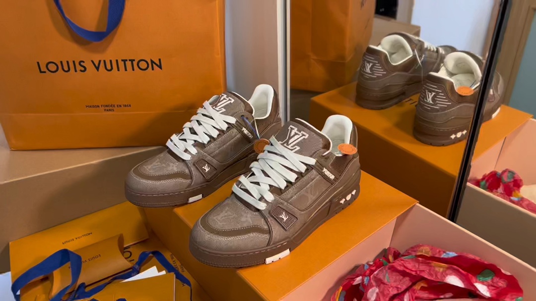 Louis Vuitton Trainer Sneaker Brown Monogram Canvas Shoes for Men and Women