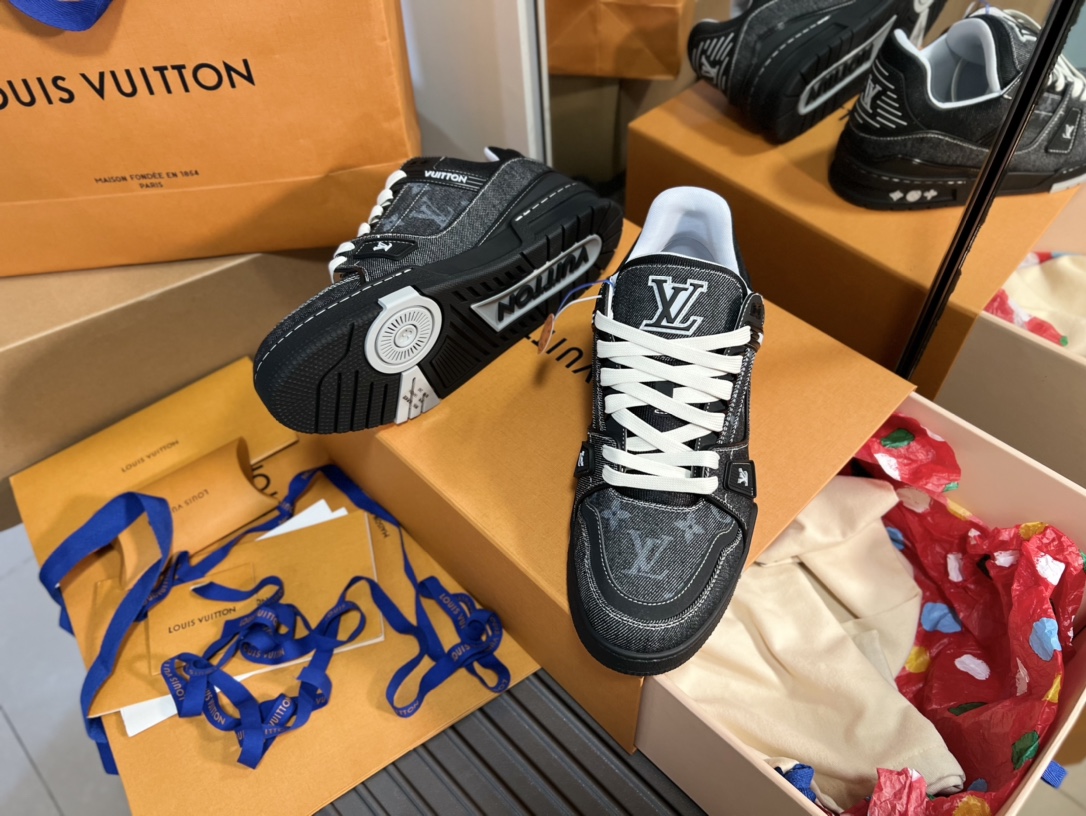Louis Vuitton Denim Trainer Sneaker - Stylish & Comfortable Design 3 i1742550320 429 3