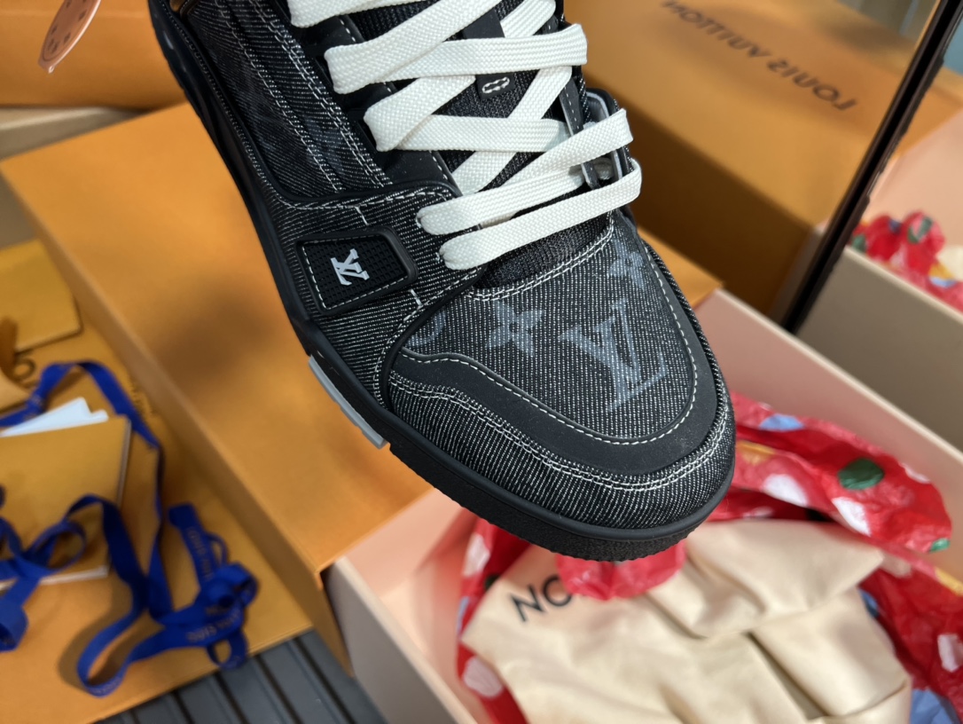 Louis Vuitton Denim Trainer Sneaker - Stylish & Comfortable Design 9 i1742550320 6317 6