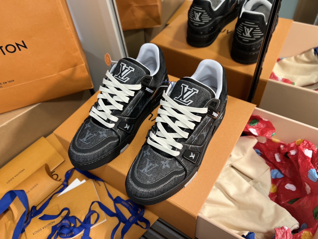 Louis Vuitton Denim Trainer Sneaker - Stylish & Comfortable Design 2 i1742550320 7518 7