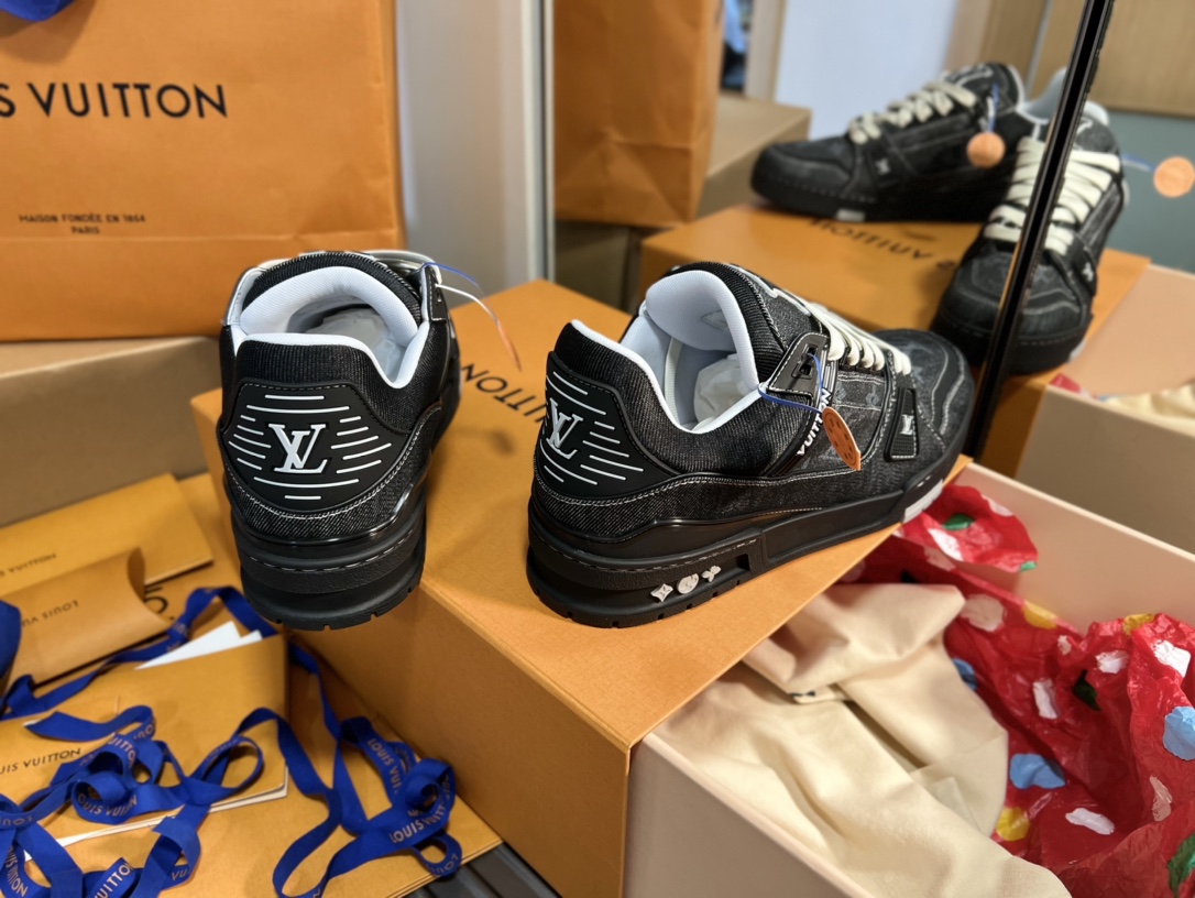 Louis Vuitton Denim Trainer Sneaker - Stylish & Comfortable Design 5 i1742550320 7892 8