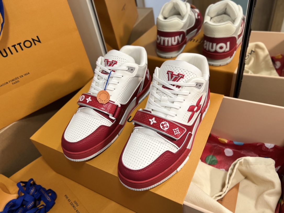 NO:258773,Trainer series couple sports shoes ceiling grade The latest shoe shape, materials, craftsmanship, and private model for cabinet cabinet cabinet redevelopment, pursuing infinite closeness of craftsmanship. Including packaging, they are strictly the same as the latest Zp one-piece. If you have seen the actual items of the cabinet cabinet or have some friends in your hands, you can carefully compare the leather cover series with red dot wrapping paper, denim series with green dot wrapping paper Size Women 35-40 (40 custom made without return and exchange) Men 39-43 (38 44 45 46 custom), casual shoes/sports, sneakers19860909Trainer系列情侣款运动板鞋天花版级 柜柜最新的鞋型,材料,工艺细化,大底重新开发私模,追求无限接近的匠心精神.包括包装都是严格按最新Zp一毛一样.看过柜柜实物或是手上有的亲们,可以细心比对皮面系列配套红色圆点包装纸,牛仔系列配套绿色圆点包装纸 Size 女35-40（40定做不退换）  男39-43(38 44 45 46定),休闲鞋/运动鞋,sneakers,Women's Shoes