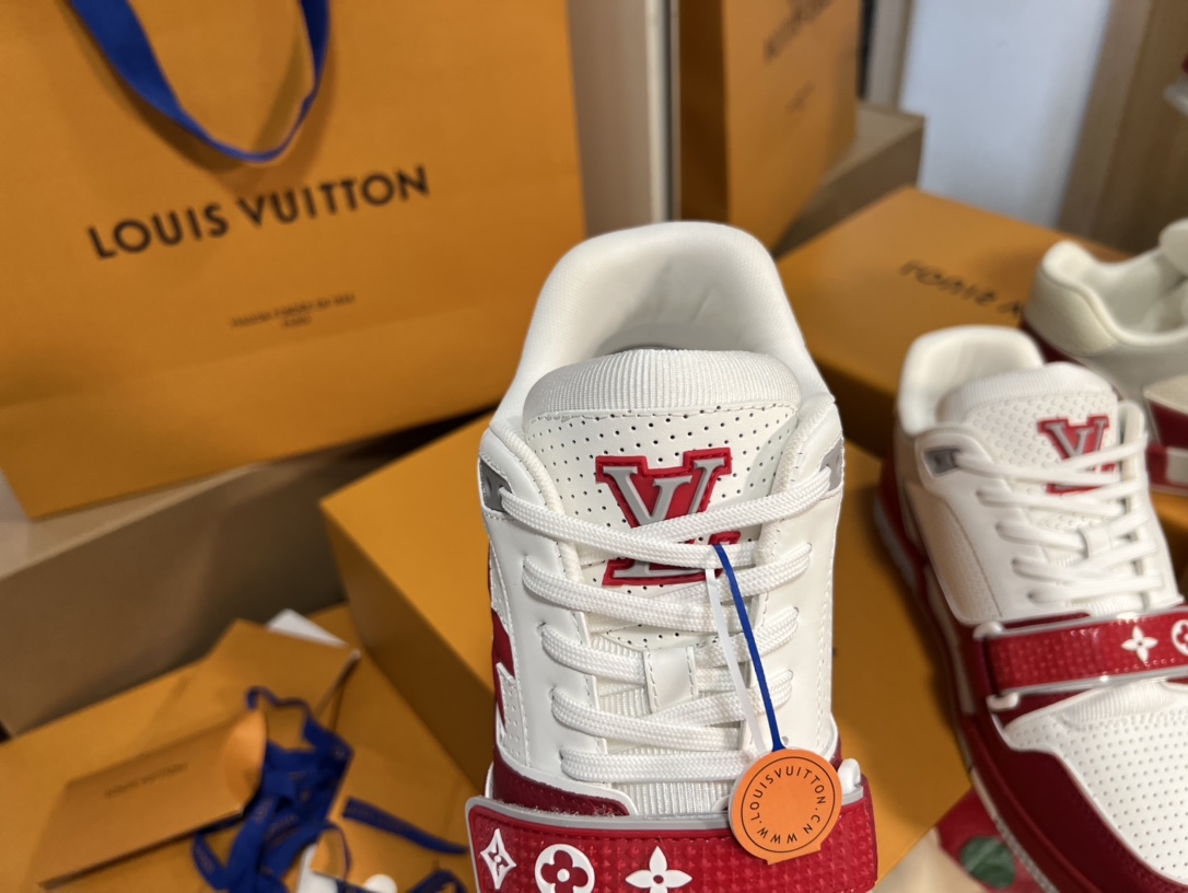 Louis Vuitton Men's & Women's Trainer Sneaker White/Red Leather 9 i1742878226 5458 4