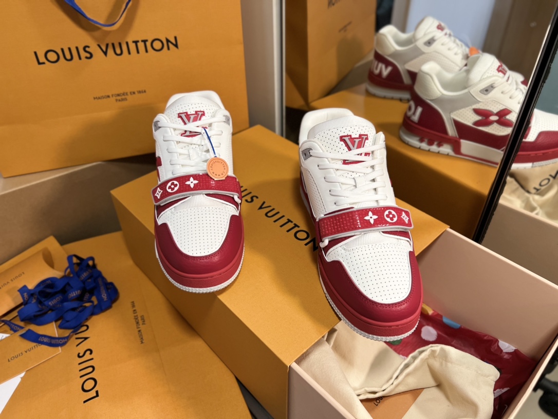 Louis Vuitton Men's & Women's Trainer Sneaker White/Red Leather 4 i1742878226 8235 5