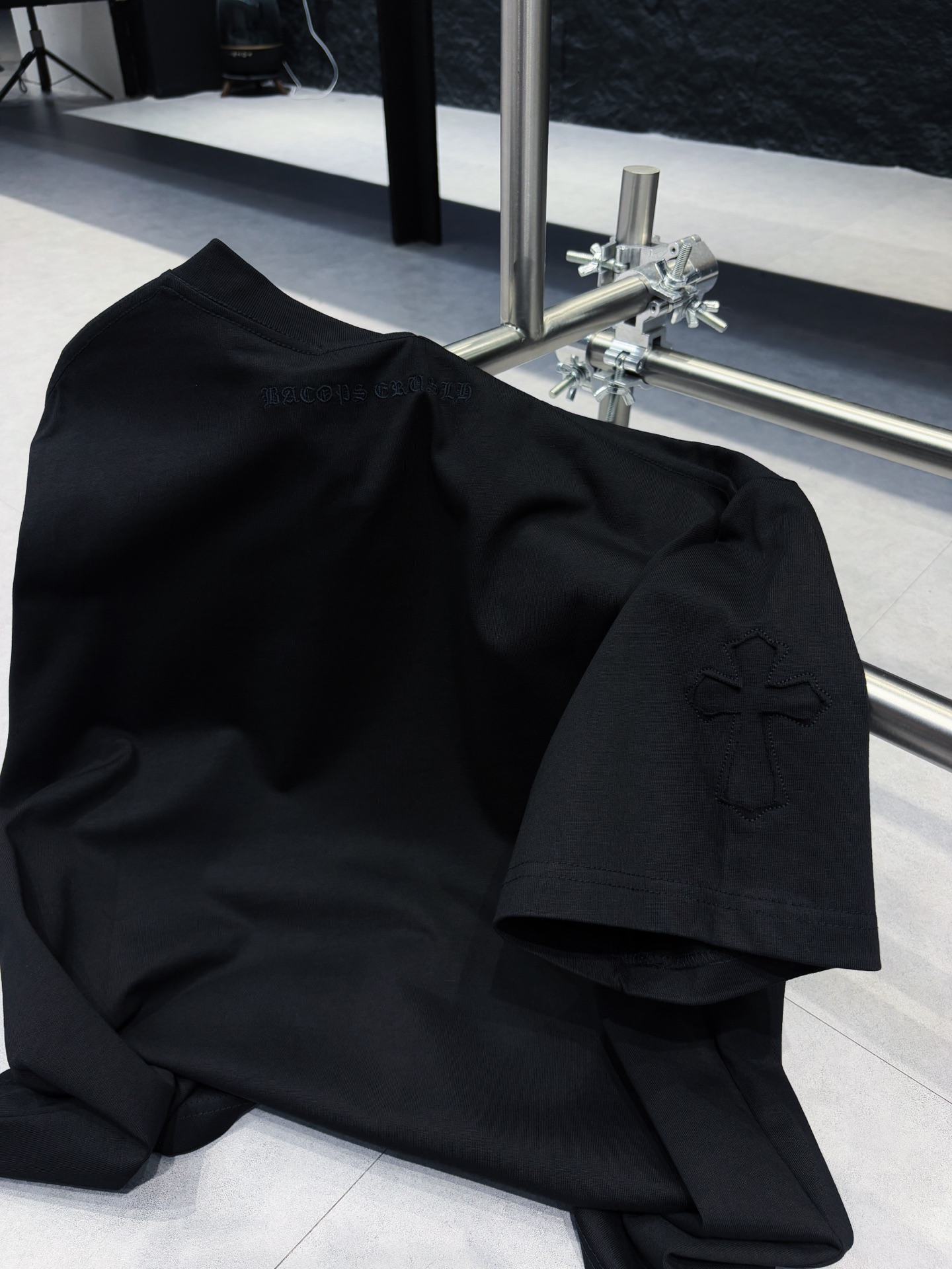 Chrome Hearts 新品-CH 克罗心 贴布刺绣剪破搭配手缝五金短袖#