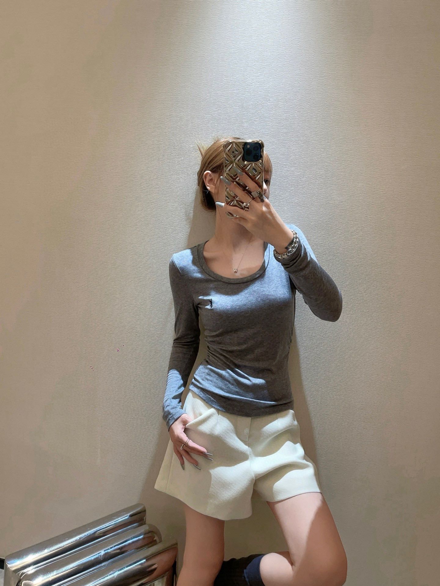 High-Quality Women’s Clothes Featuring YSL Packaging and Elegant Embroidery - 图片 7