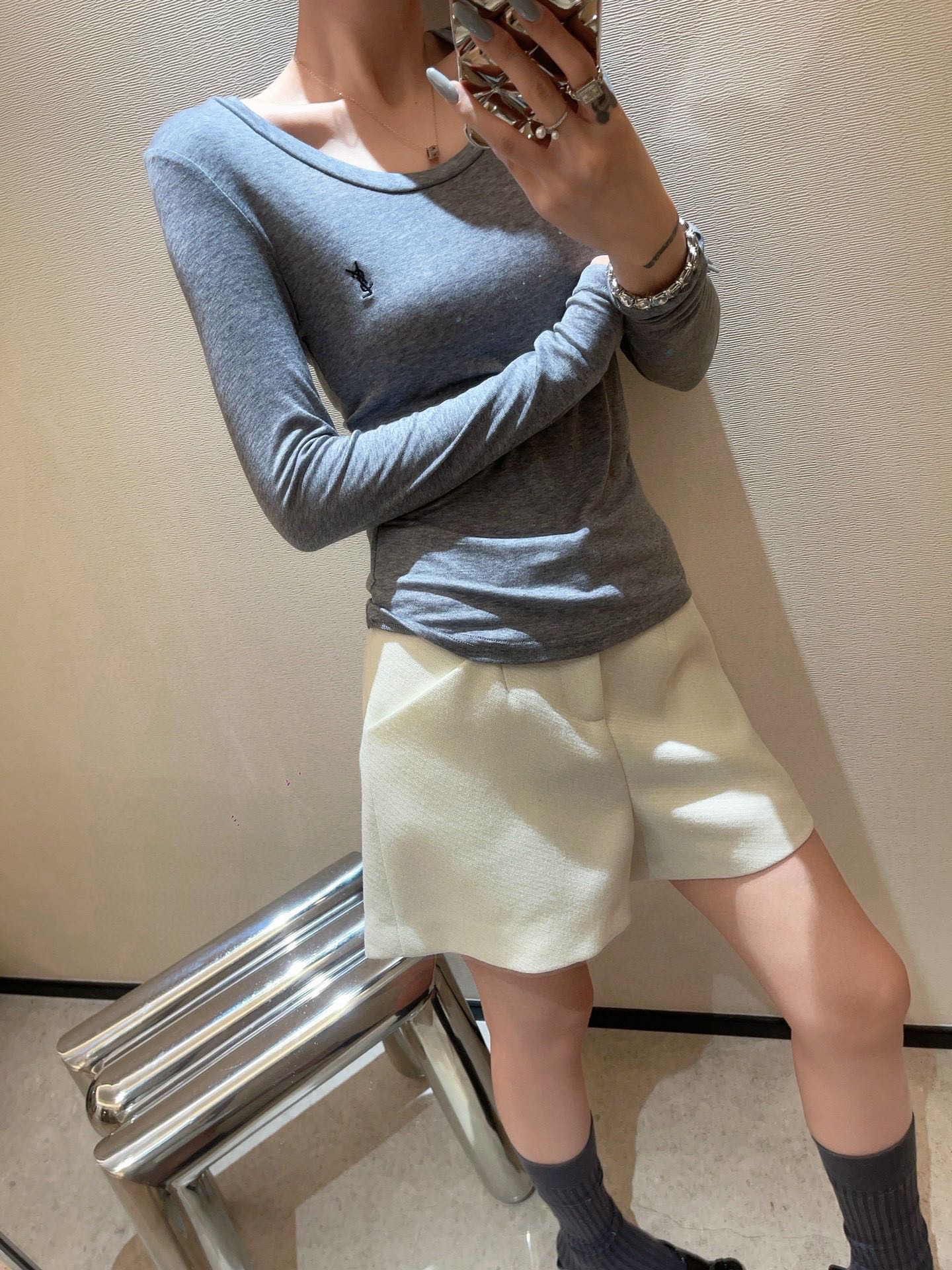 High-Quality Women’s Clothes Featuring YSL Packaging and Elegant Embroidery - 图片 5