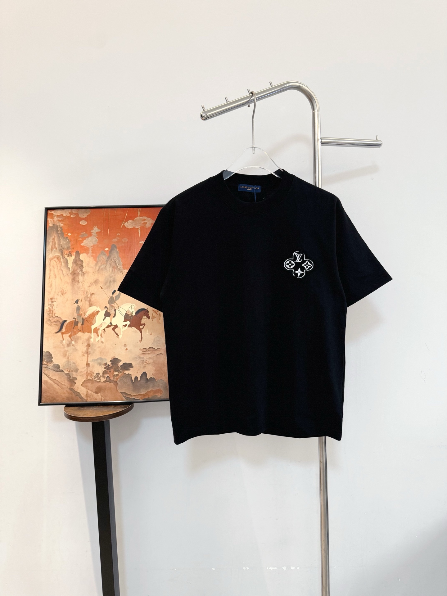 P85 LV aplique bordado letras camiseta de manga corta, tela de algodón puro 280g, 32 cabos dobles, al tacto muy texturi…