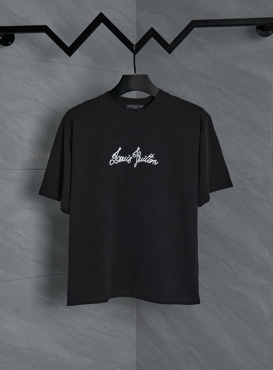 P80 LV26ss Camiseta de manga corta con bordado de logo grande, tela de algodón puro de 280g, 32 cabos dobles, al sosten…