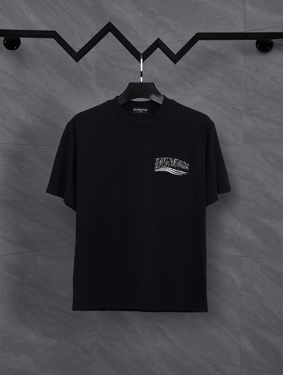P85 Balenciaga letra tridimensional bordada con ondas de manga corta. Confeccionado en tejido de puro algodón de 285g c…