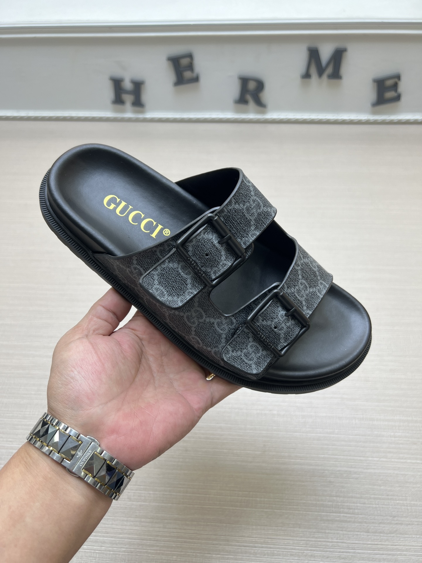 Gucci Buty Letnie kapcie Mężczyźni Prawdziwa skóra Kolekcja wiosenno-letnia Fashion