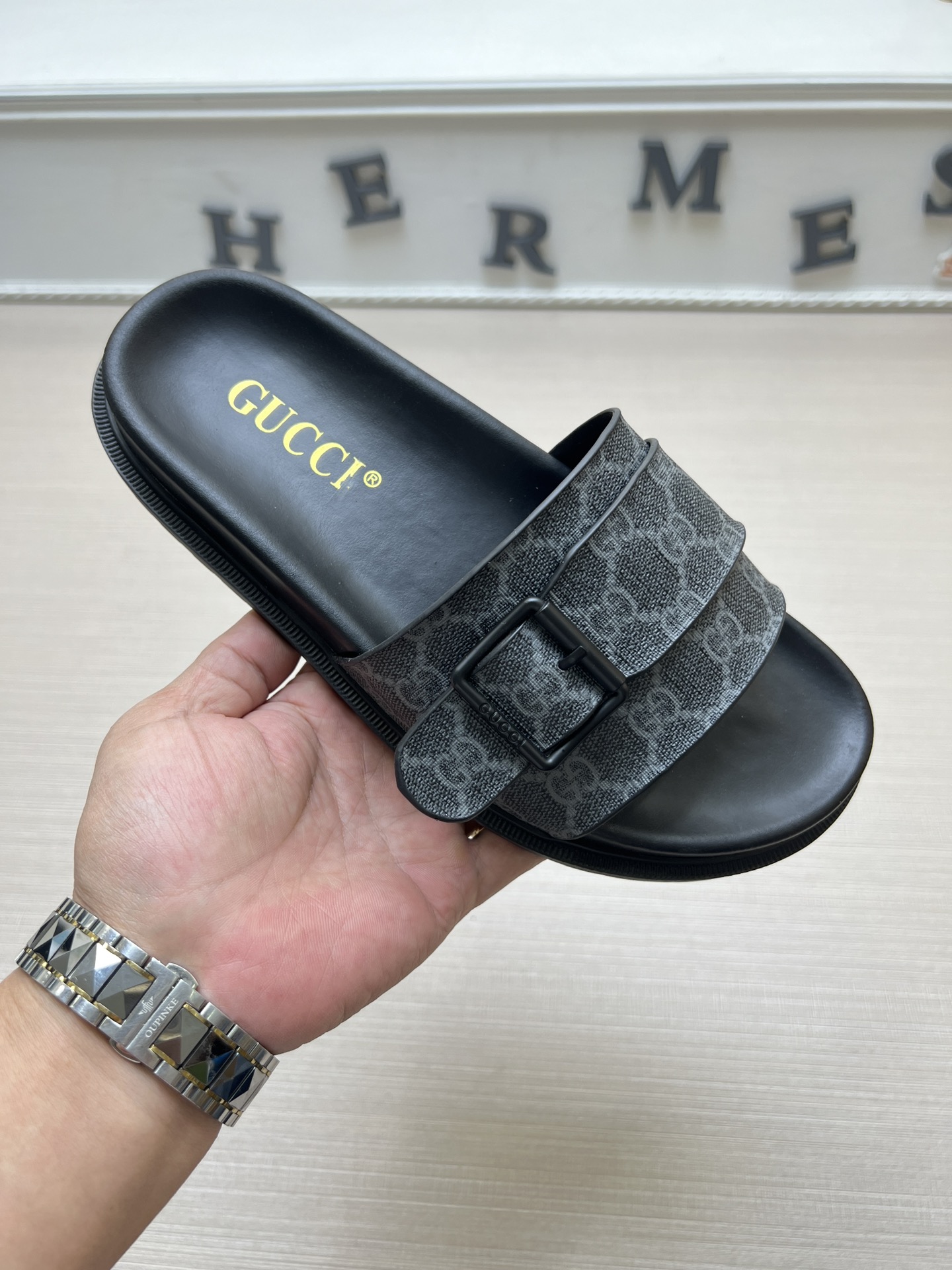 Gucci Buty Letnie kapcie Mężczyźni Prawdziwa skóra Kolekcja wiosenno-letnia Fashion