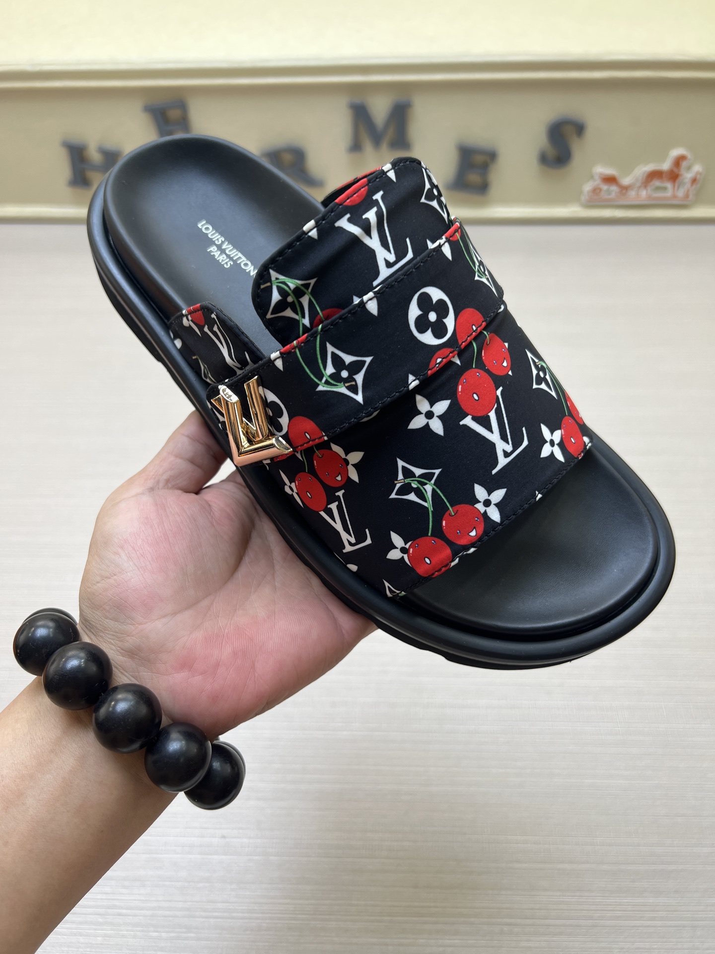 Louis Vuitton Women's Print Slides Sandals - Comfortable & Stylish, Size 35-46 2 i1754411806964 5244 0 0