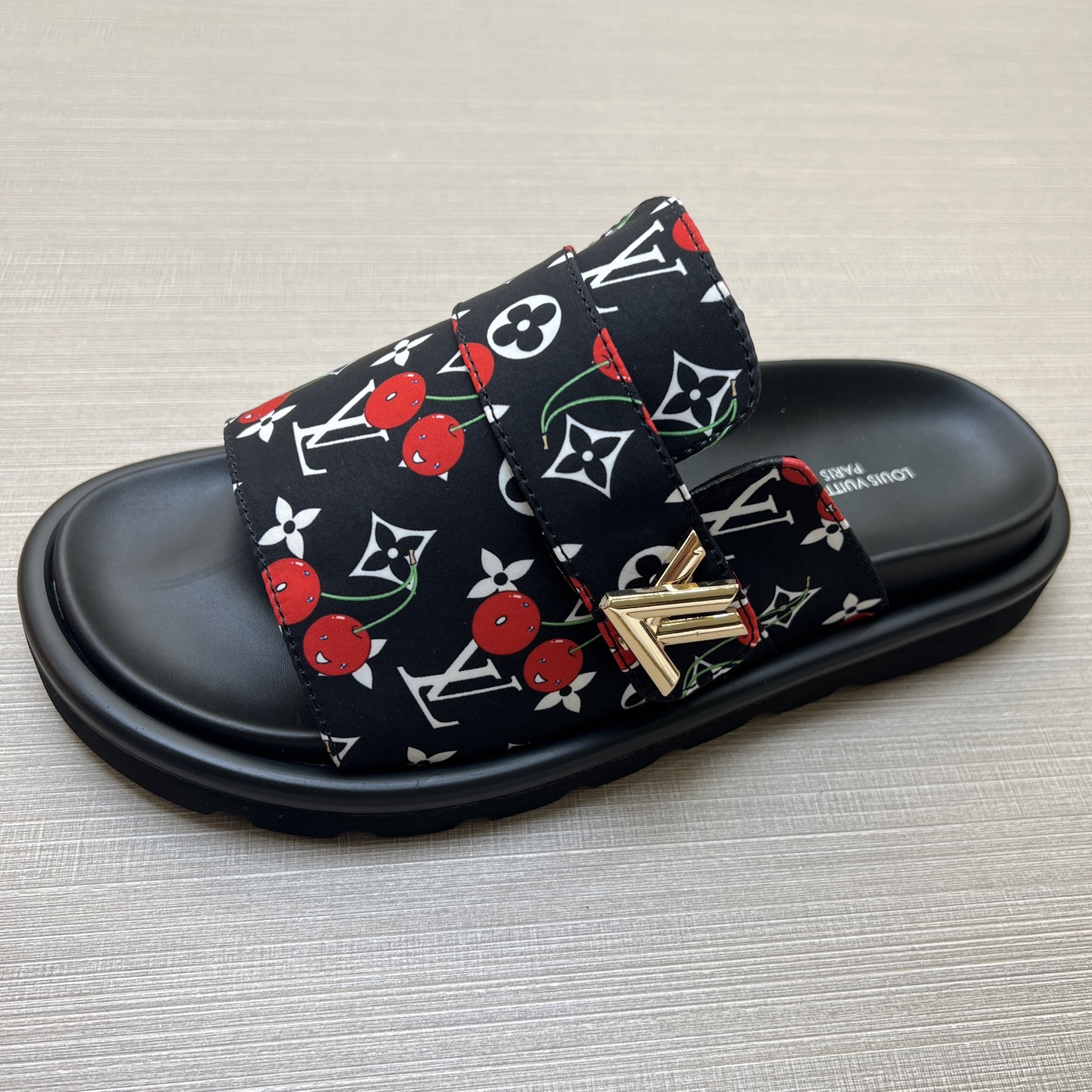 Louis Vuitton Women's Print Slides Sandals - Comfortable & Stylish, Size 35-46 9 i1754411808411 9581 0 8
