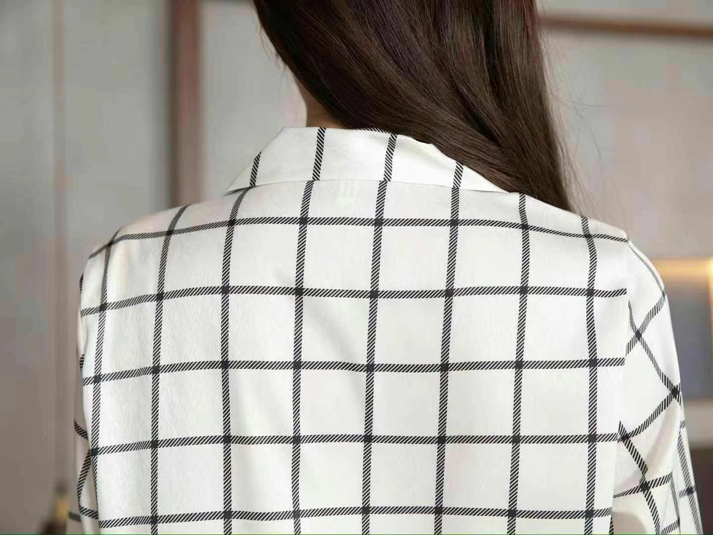 批215🔥 香奈儿CHANEL女款睡衣  官网同步新品 高端新品 🔥睡衣休闲套装 进口丝缎面料 内里包边 真丝工艺 手感柔软超爽超靓❤️超舒服 高雅华丽 有腔调 也可做时尚休闲套装 早上跑步极其时尚 融合了时尚属于风的精致 M L XL