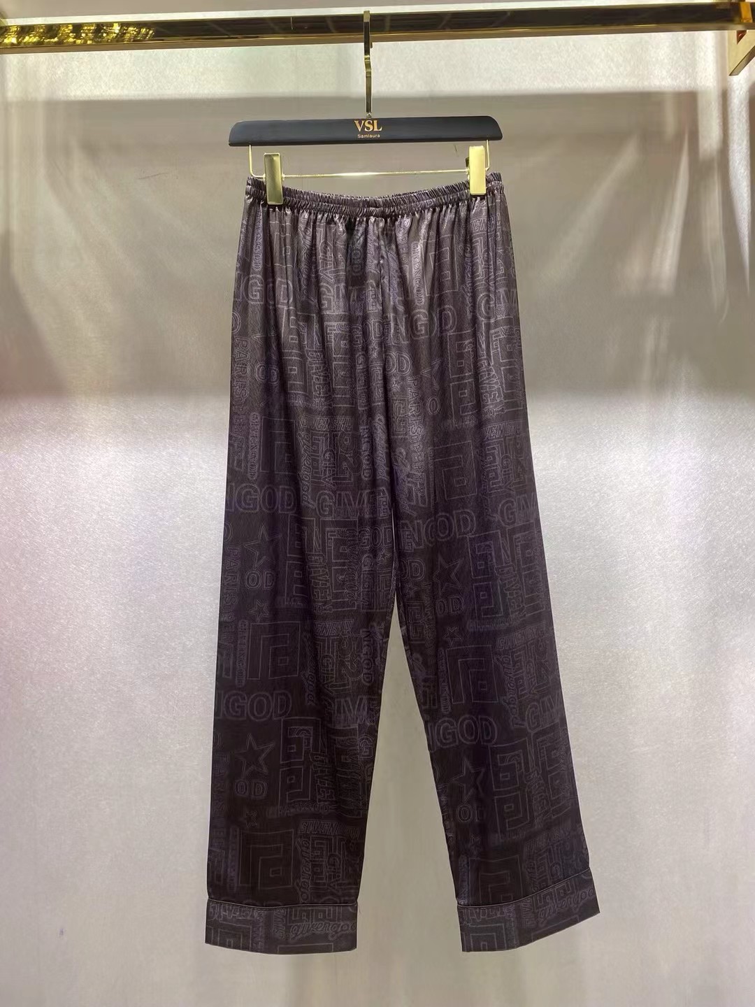 批230 纪梵希新款睡衣❤️长袖 长裤🔥男款睡衣休闲套装 进口丝锻面料 手感柔软超爽超靓❤️超舒服 高雅华丽 有腔调 也可做时尚休闲套装 早上跑步极其时尚 融合了时尚属于风的精致 L XL XXL