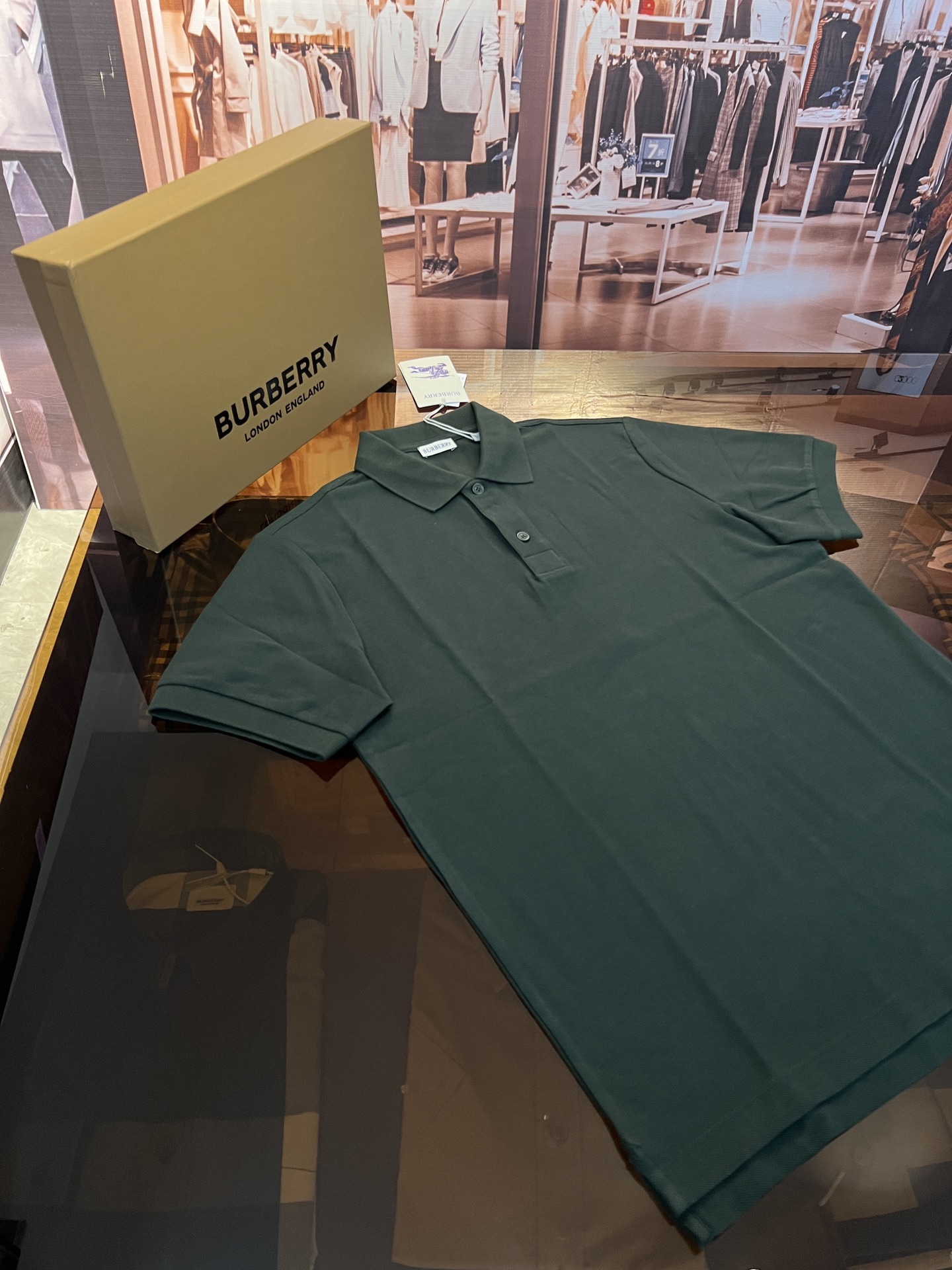 Burberry Men's Classic Fit Polo Shirt in Breathable Cotton Piqué 5 i1705502085 6879 0