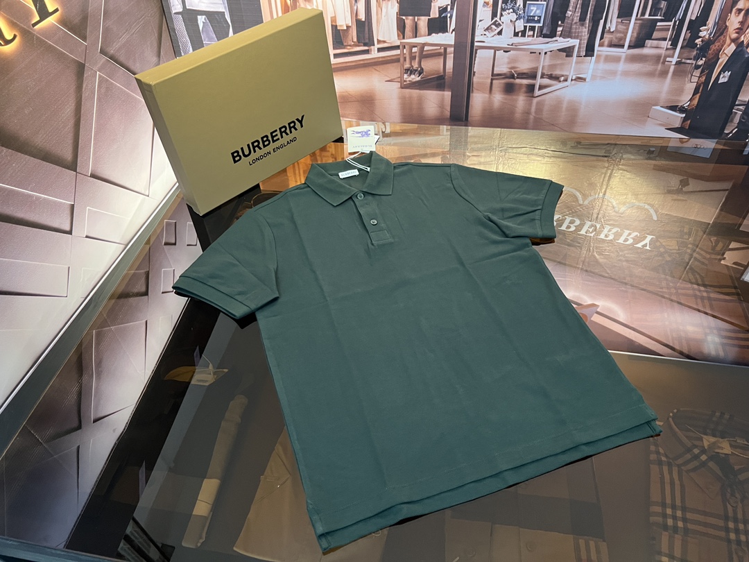 Burberry Men's Classic Fit Polo Shirt in Breathable Cotton Piqué 4 i1705502085 9919 0