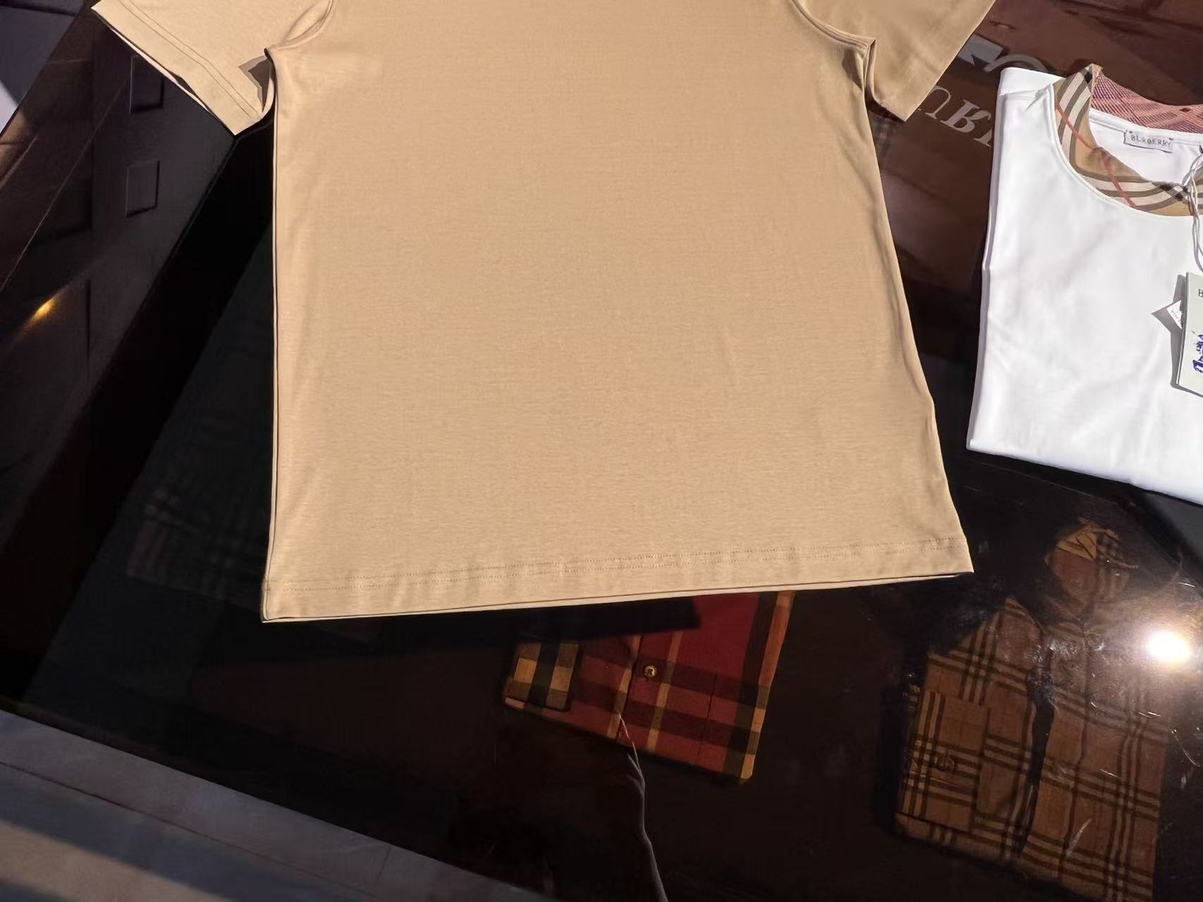 Burberry Men's Linen Blend T-Shirt with Iconic Check Trim - Stylish & Comfy 5 i1748692873042 9083 0 2