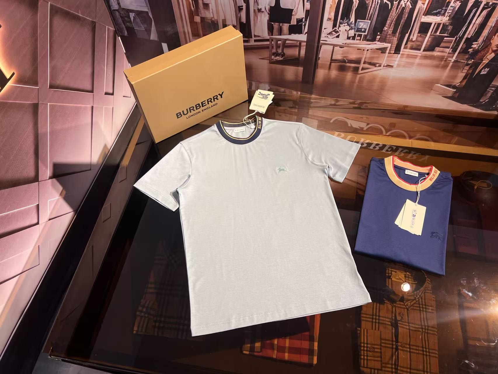 Burberry Men's Classic Fit Crewneck T-Shirt with Logo Detail 4 i1748693608390 3511 0 1