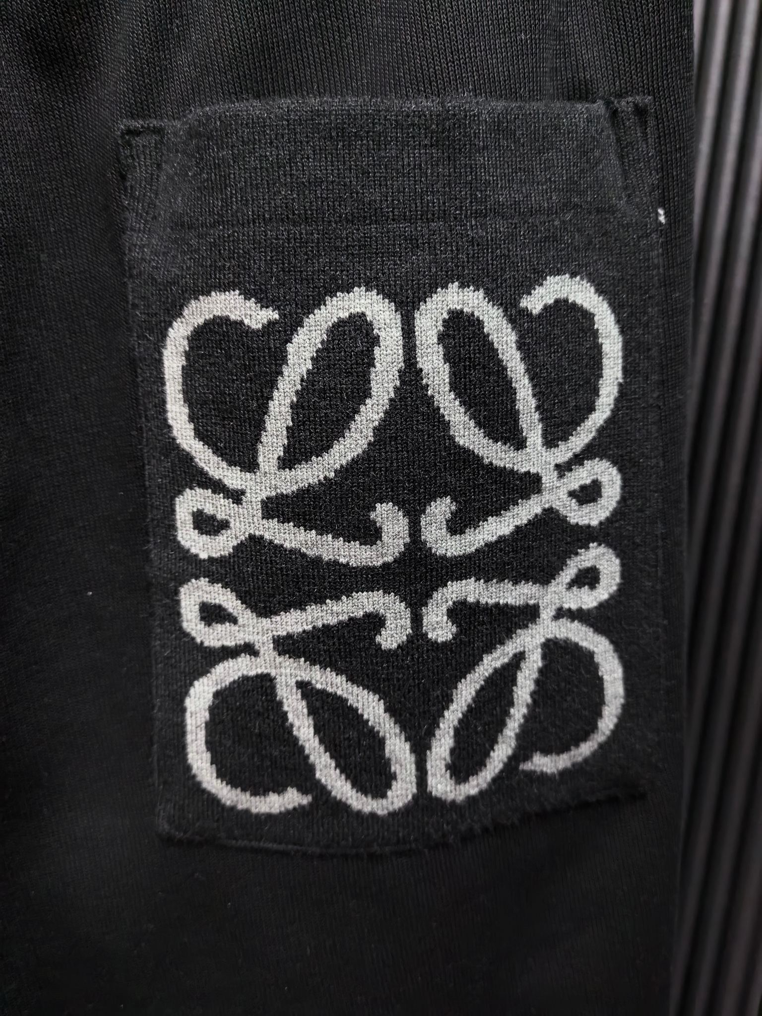 Loewe’s Classic 3D Logo Shorts in Cotton-Poly Blend: Comfortable and Stylish - 图片 6