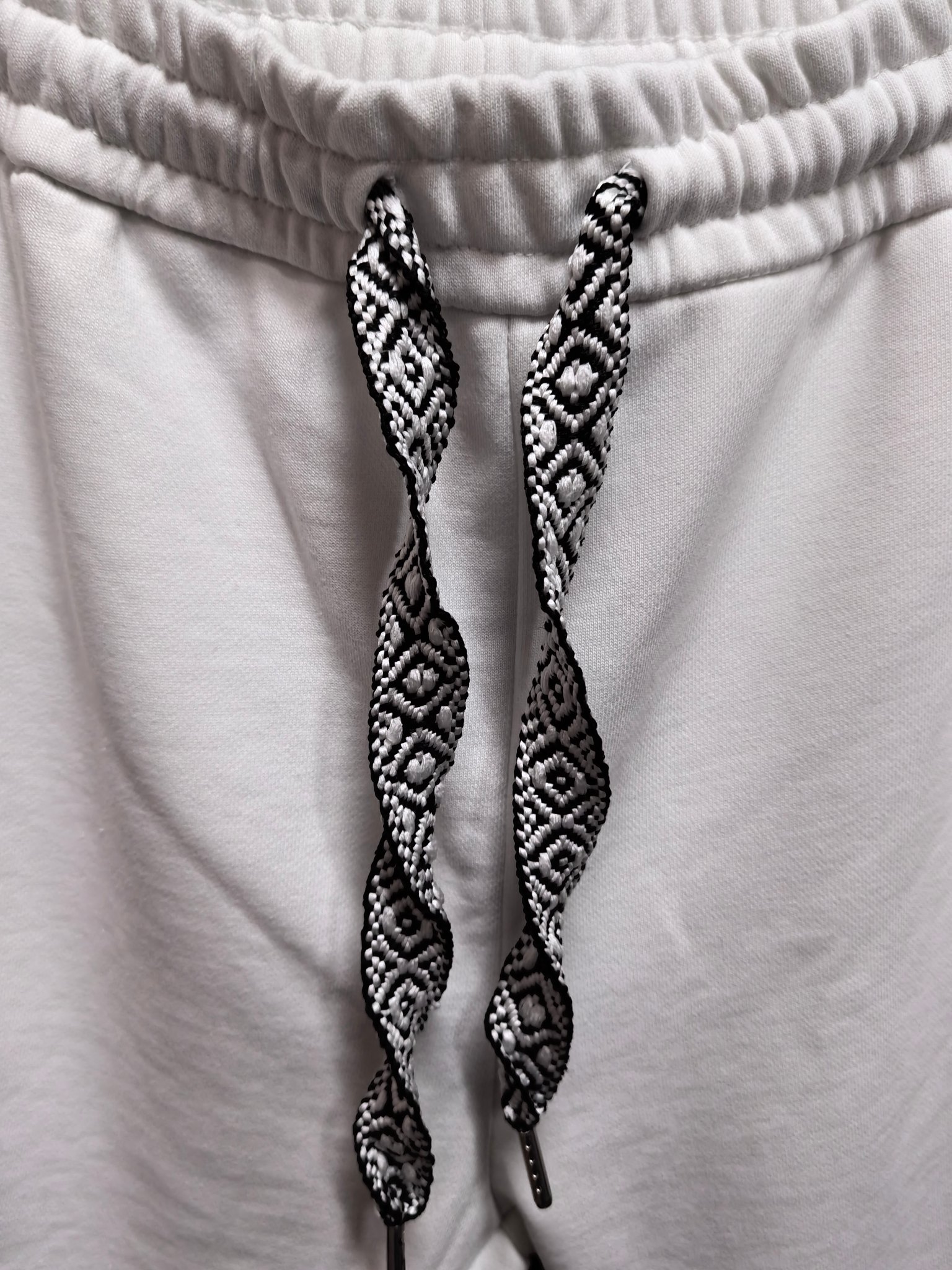 Loewe Cotton Beaded Shorts with Embroidered Hand and Folding Belt in White - 图片 5