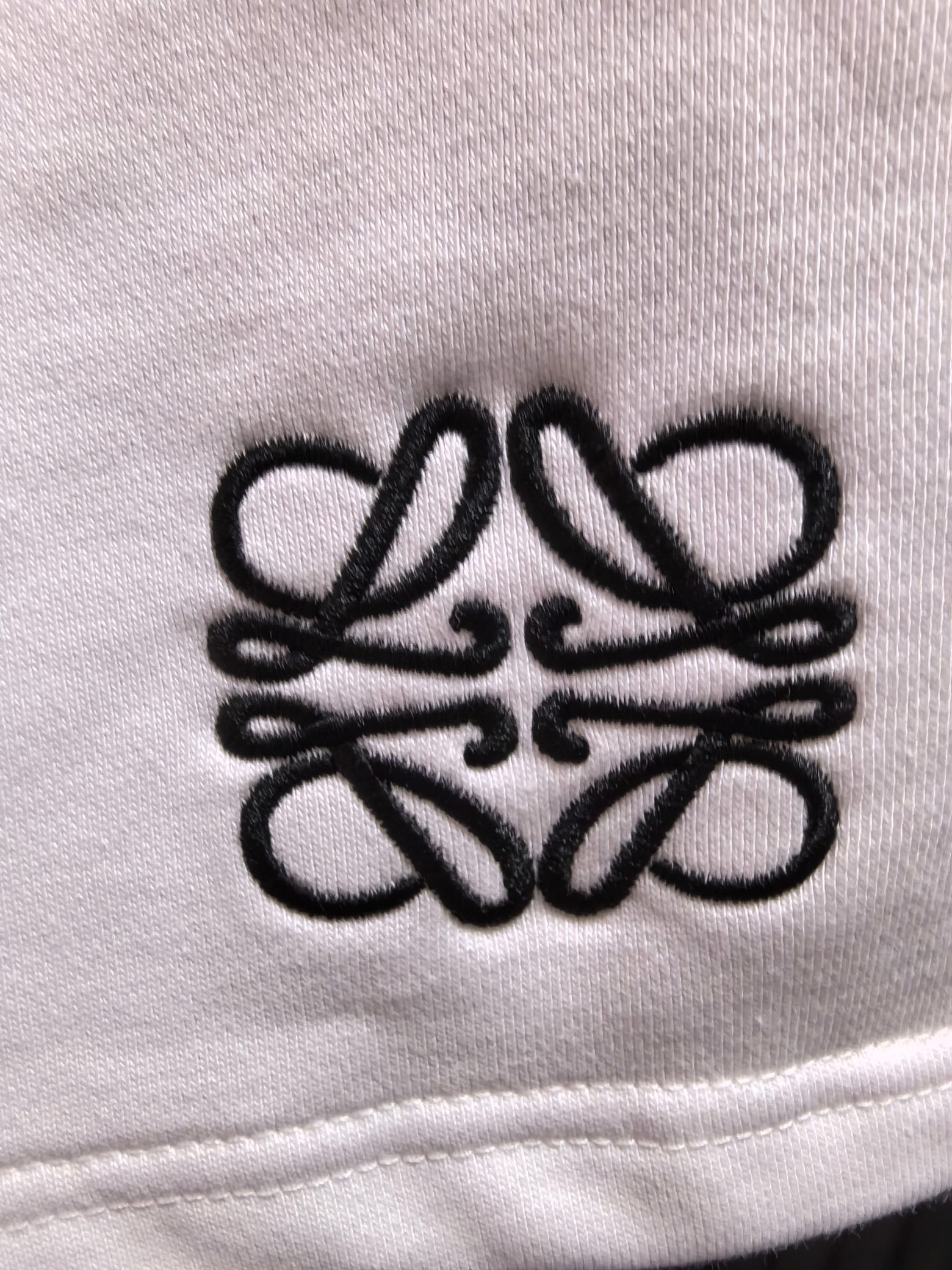 Loewe Cotton Beaded Shorts with Embroidered Hand and Folding Belt in White - 图片 4