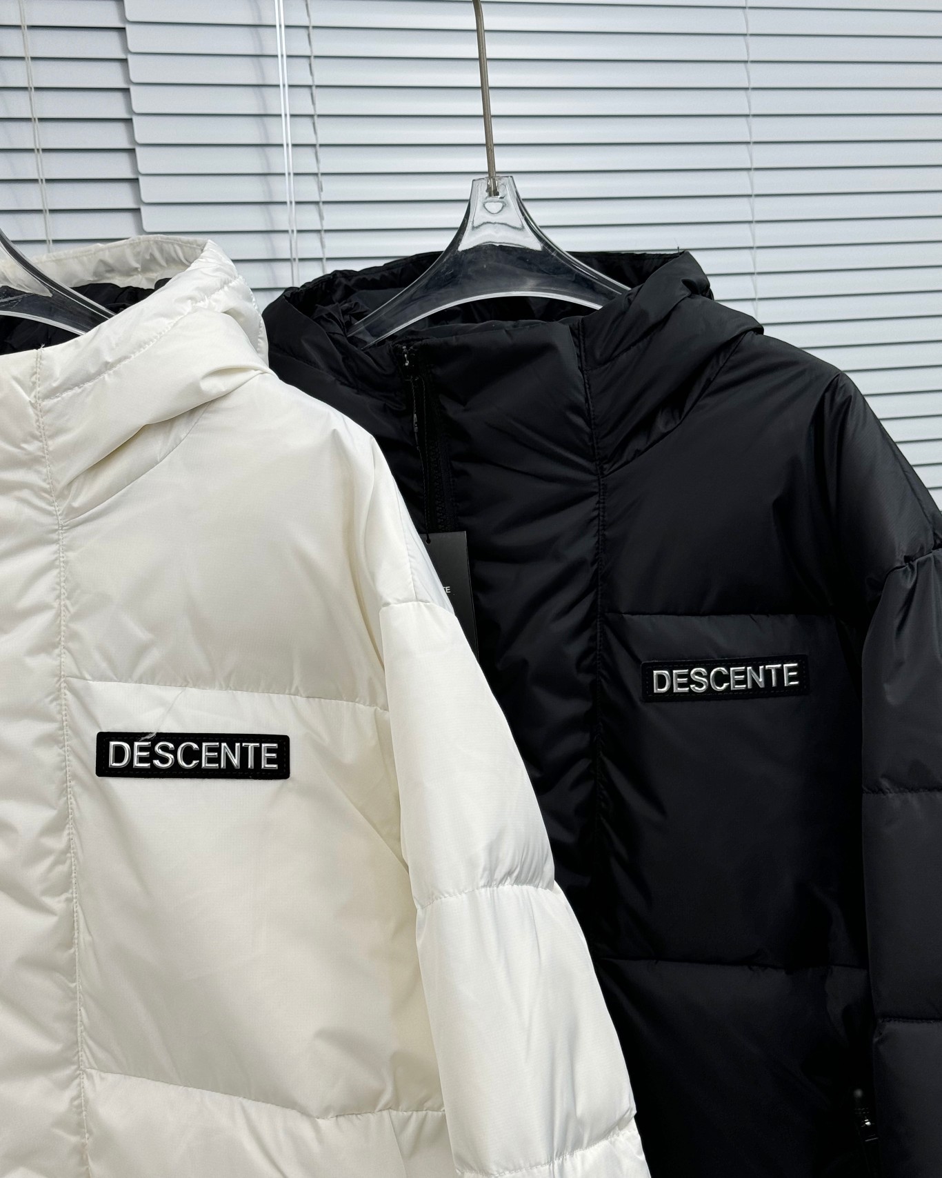 2024 Ski Style Short Coats for Men and Women: High-Tech, Luxurious, and Warm - 图片 4