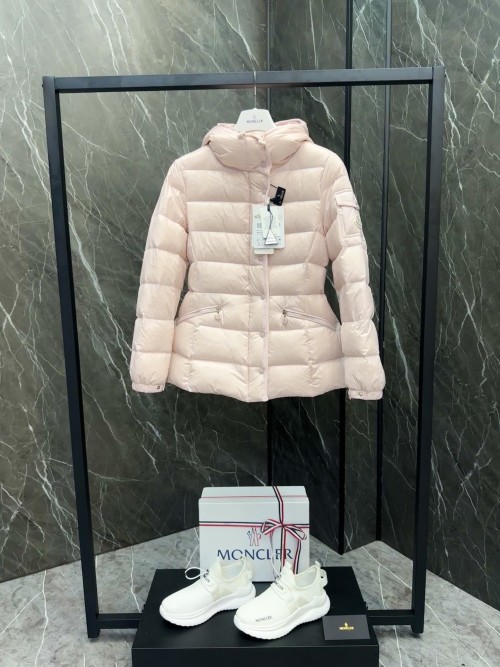 Moncler Barante Women's Short Down Jacket - Stylish & Functional 1 Moncler Barante Women's Short Down Jacket - Stylish & Functional
