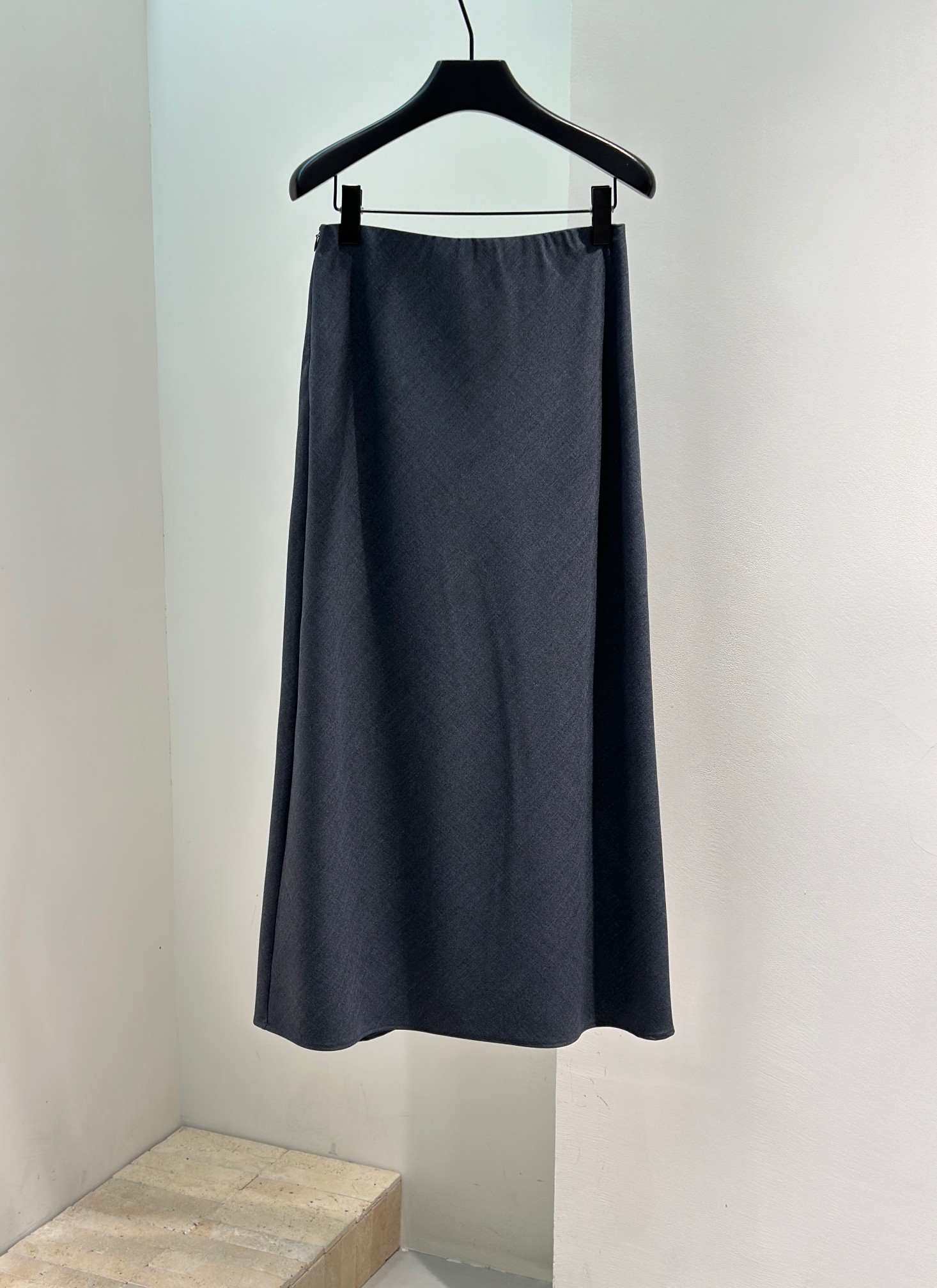 Élégante Jupe Longue Trapèze en Laine Mérinos, Taille Élastique et Coupe Flattering