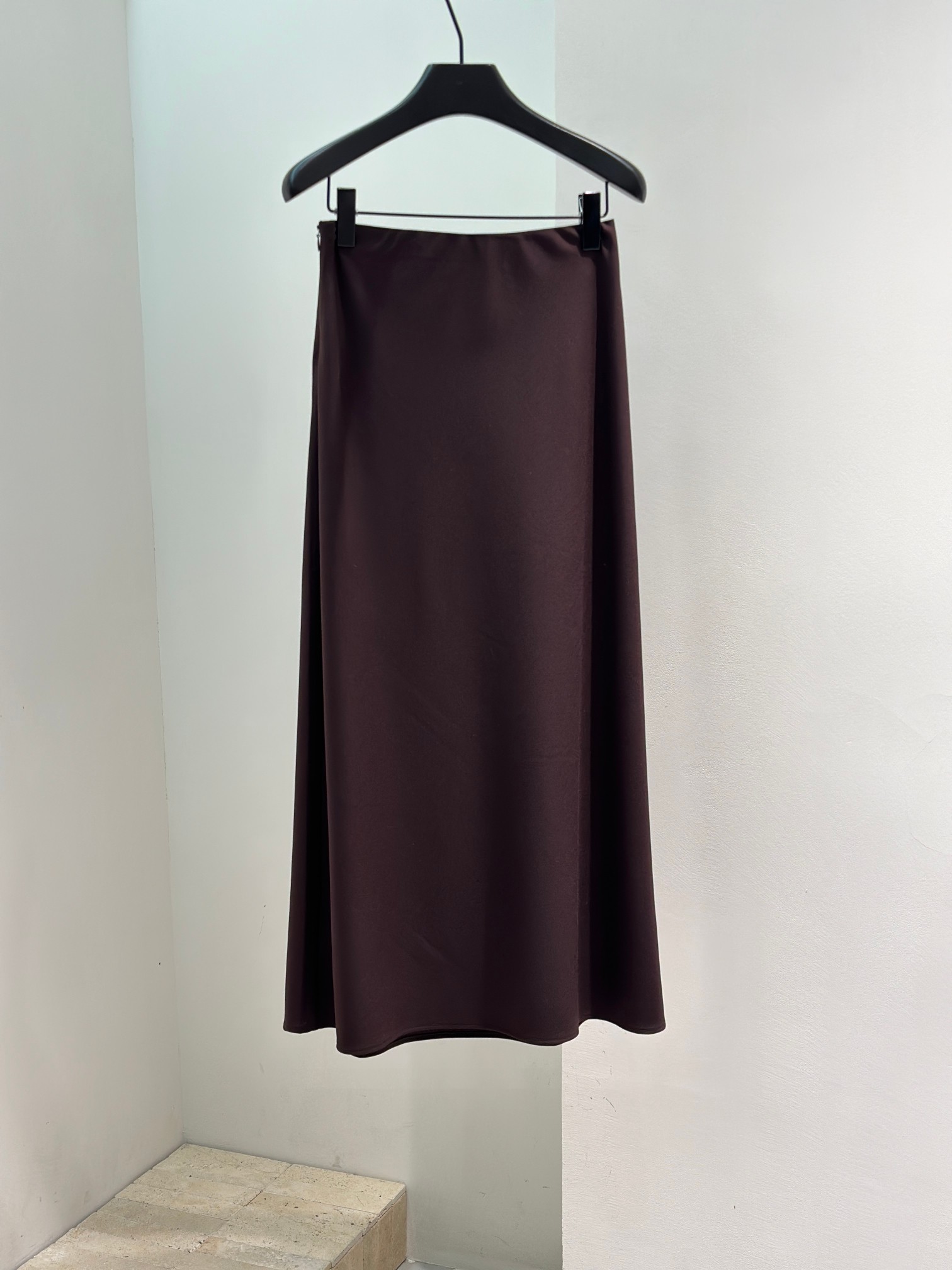 Elegante Falda Larga de Lana Diagonal para Mujer - Silueta Favorecedora