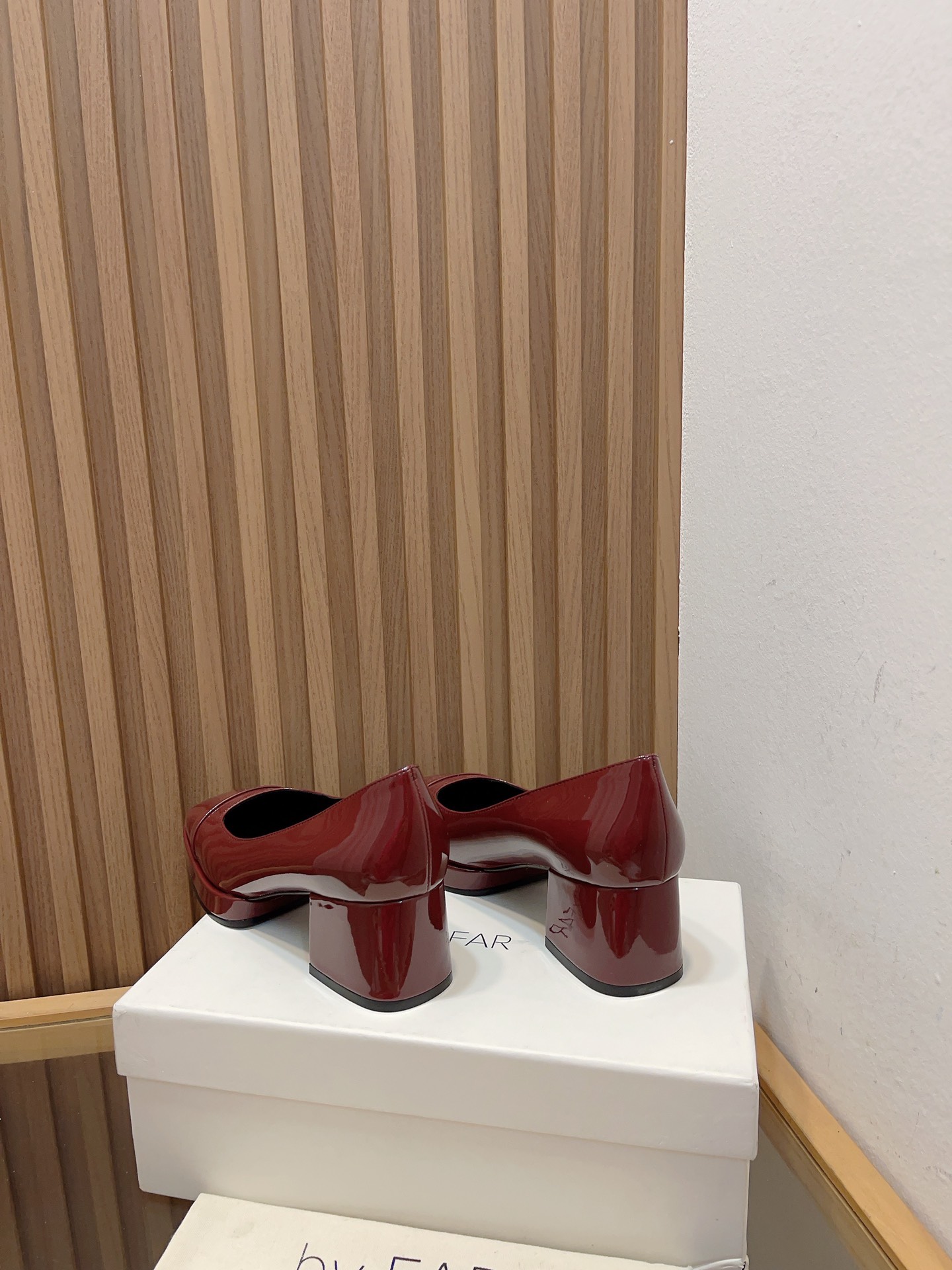 New Coarse Water Table Soles for Spring/Summer: Quality Design with Italian Leather. - 图片 5