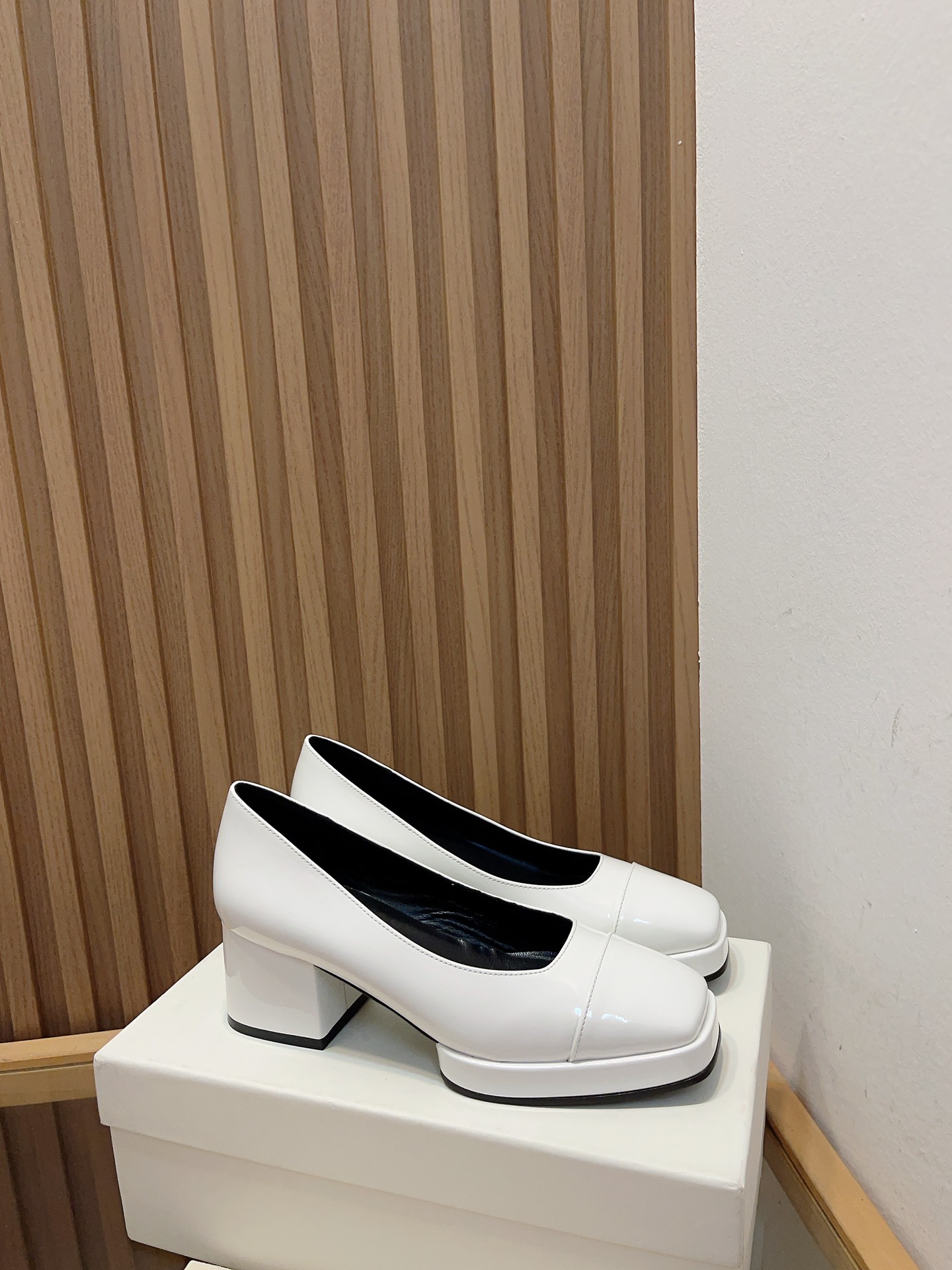 New Coarse Water Table Soles for Spring and Summer Footwear: Quality Design with Italian Leather - 图片 4