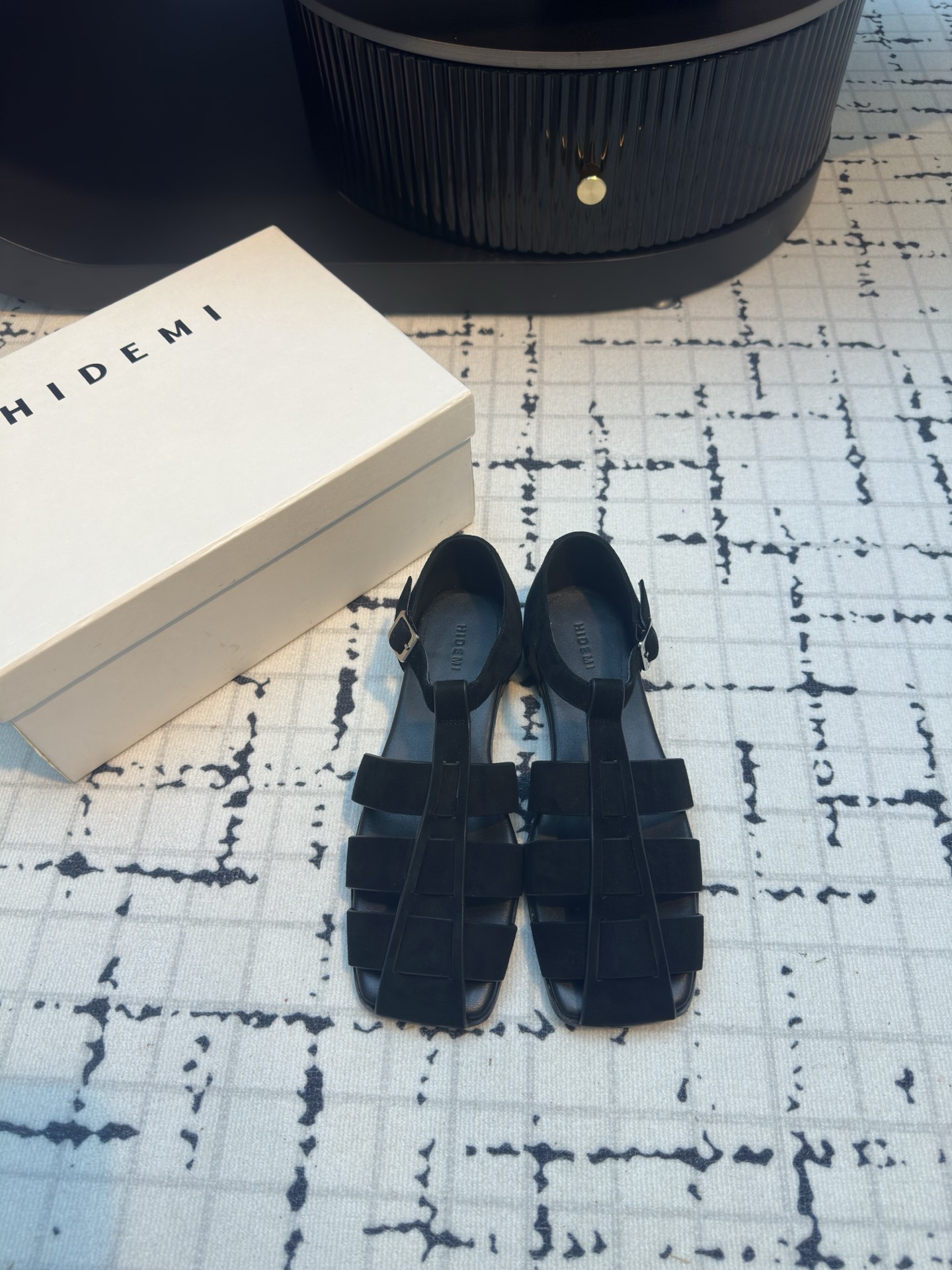 Trendy Crochet Sandals and Roman Strips for Spring and Summer Fashion. - 图片 5