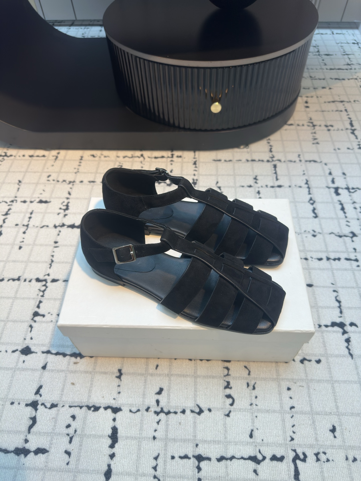 Trendy Crochet Sandals and Roman Strips for Spring and Summer Fashion. - 图片 2