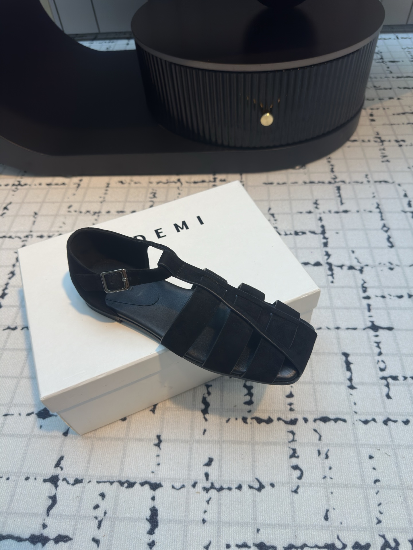 Trendy Crochet Sandals and Roman Strips for Spring and Summer Fashion. - 图片 7