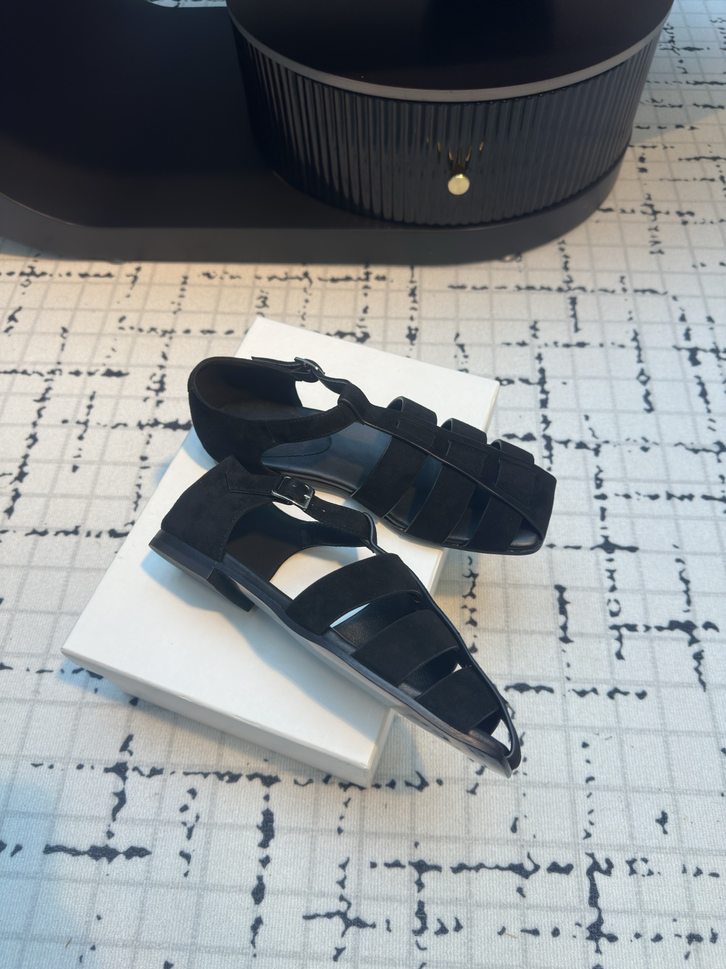 Trendy Crochet Sandals and Roman Strips for Spring and Summer Fashion. - 图片 4