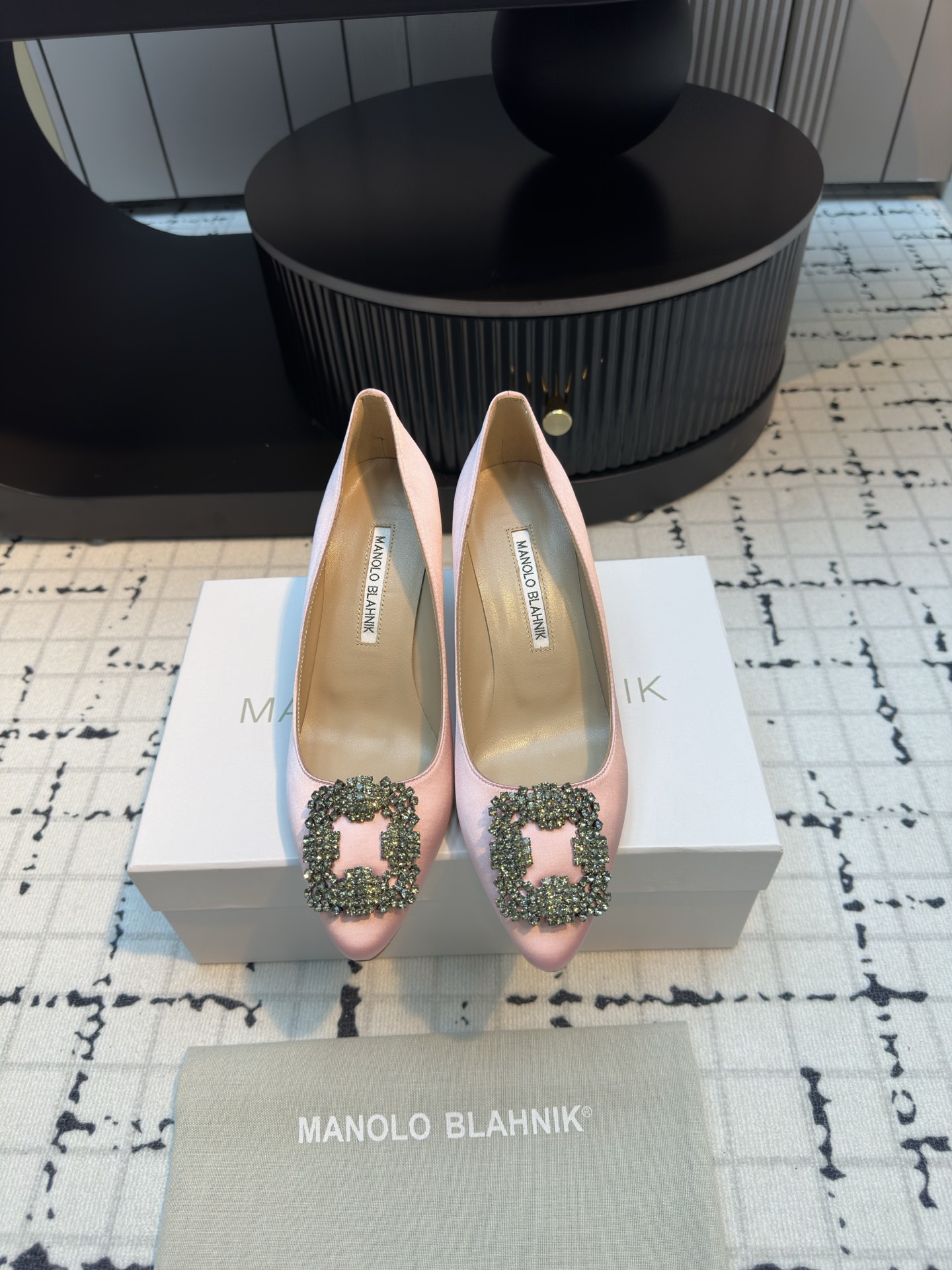 Manolo Blahnik: Custom Silk Shoes with Italian Top Skin Quality