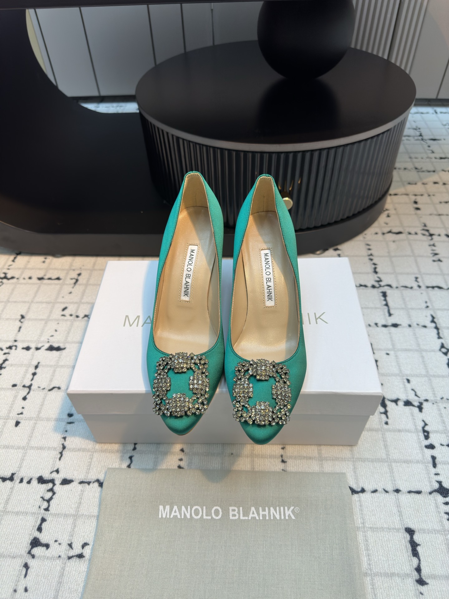 Manolo Blahnik: Customized Luxury Shoes with Italian Top Skin and Silk Fabric