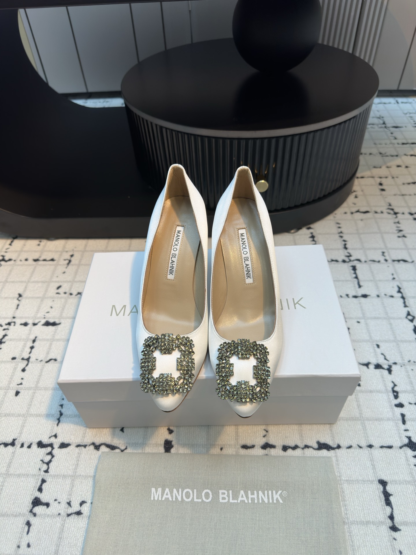 Manolo Blahnik’s High-Quality Customized Silk Shoes with Snowflake Details