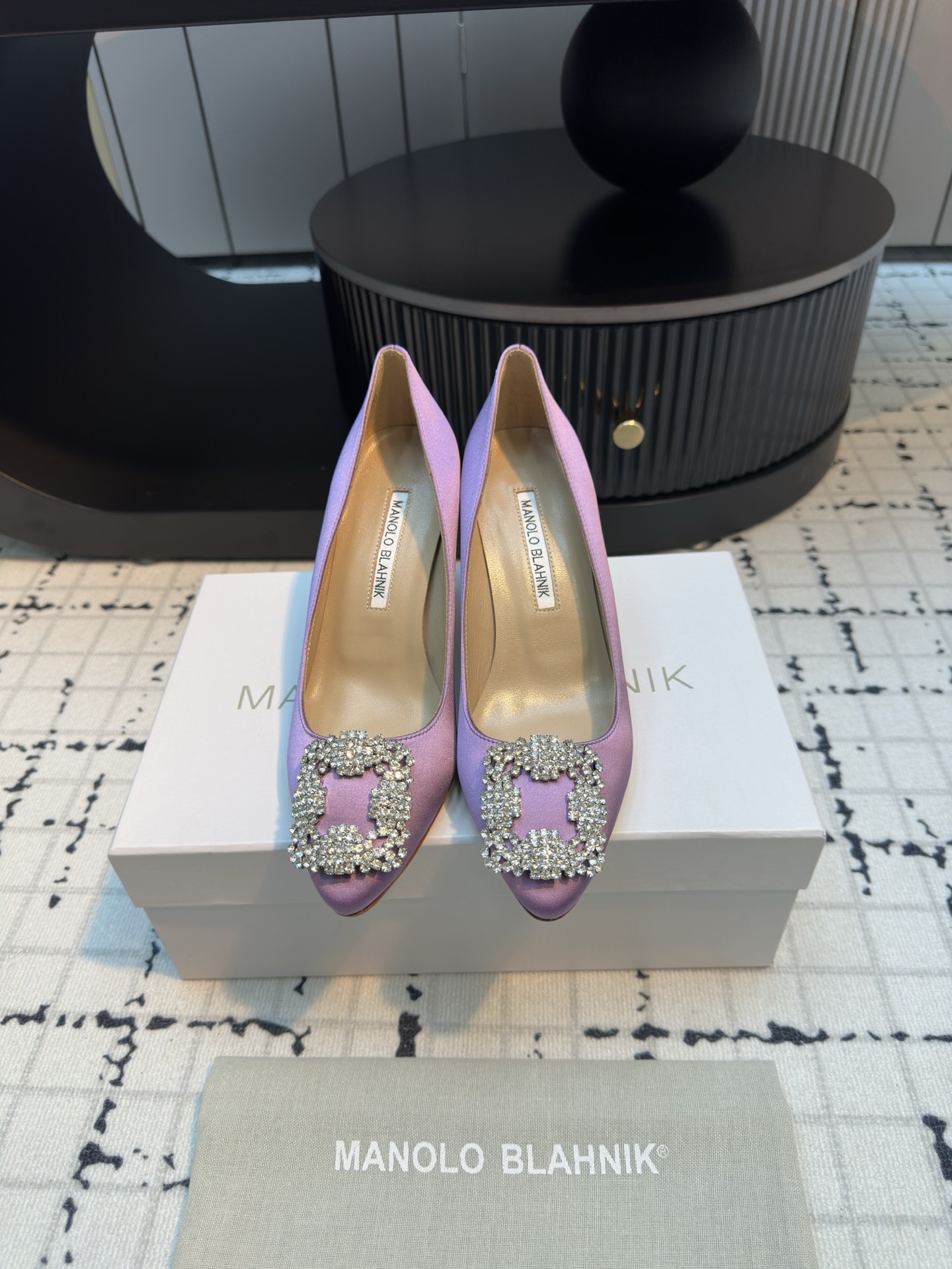Manolo Blahnik: Customized Quality Shoes with Silk Fabric and Italian Leather