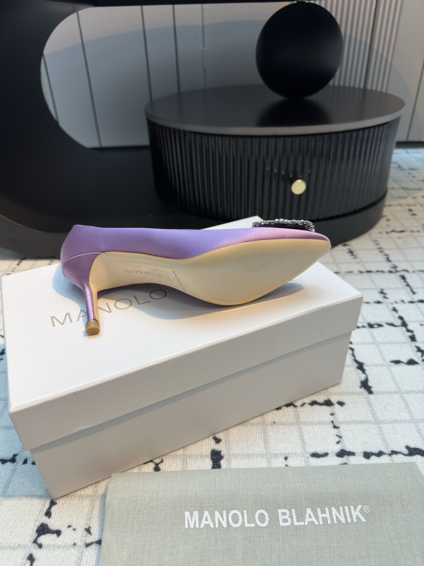 Manolo Blahnik: Customized Quality Shoes with Silk Fabric and Italian Leather - 图片 7