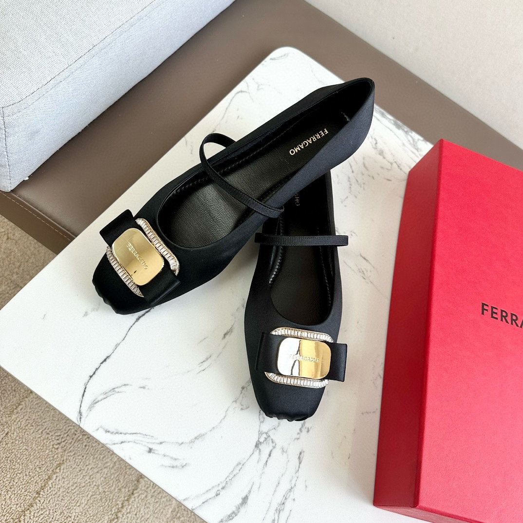 NO:415205,Fast and winter new colors. Original factory original order!  Good goods!  Ferragamo/Ferragamo Square-toe bow buckle Mary Jane shoes Ballet shoes This is a soft ceiling~ The upper is made of original custom silk, inner foot pad mixed-bred sheepskin, original open mold non-slip sole, size 35/40 (40 custom made without return or replacement), single shoes, ferragamo, ferragamo, mary jane, sheepskin, real silk19860909秋冬爆款新色.原厂原单！好货好货！ Ferragamo/菲拉格慕方头蝴蝶结扣玛丽珍鞋芭蕾舞鞋这是柔软天花板呀~ 鞋面采用原版定制真丝 内里垫脚混种羊皮 大底原版开模防滑大底 码数35/40（40定做不退不换）,单鞋,ferragamo,ferragamo,mary jane,sheepskin,real silk,Women's Shoes