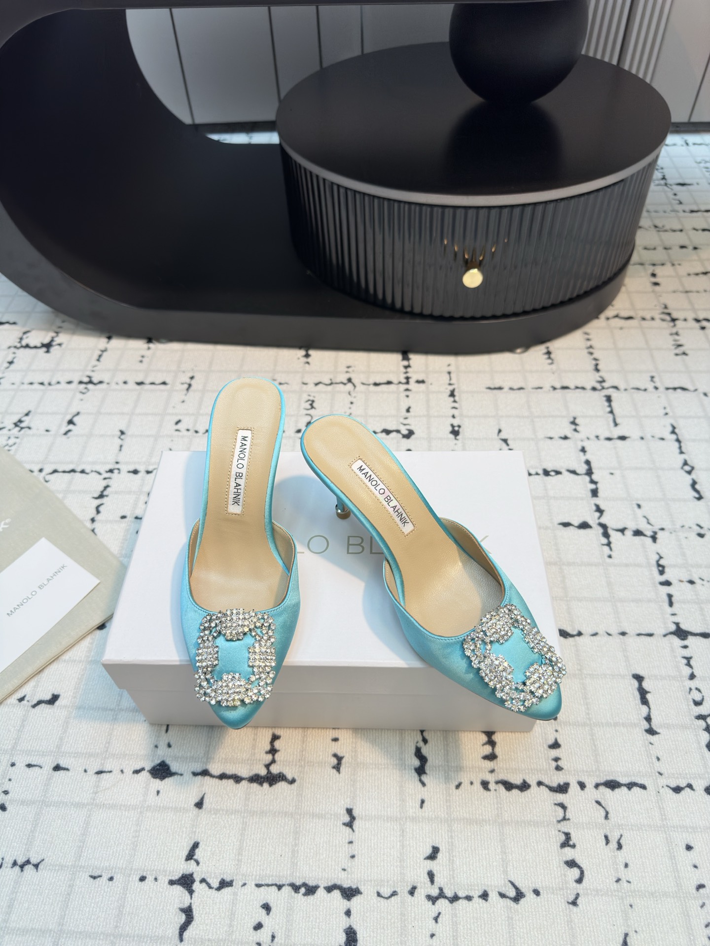Magolo BlahnlK Classic Slippers: High-Quality Italian Imports for Stylish Women - 图片 5