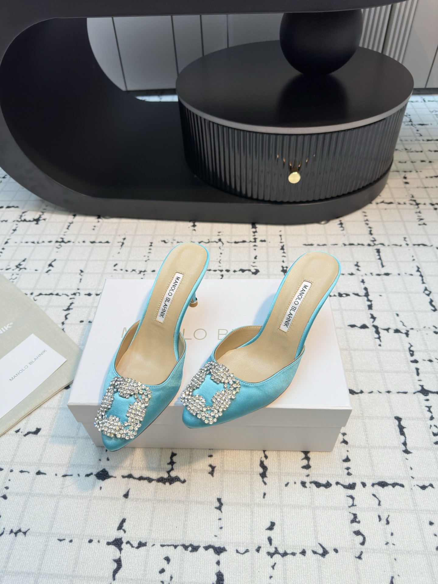 Magolo BlahnlK Classic Slippers: High-Quality Italian Imports for Stylish Women - 图片 3
